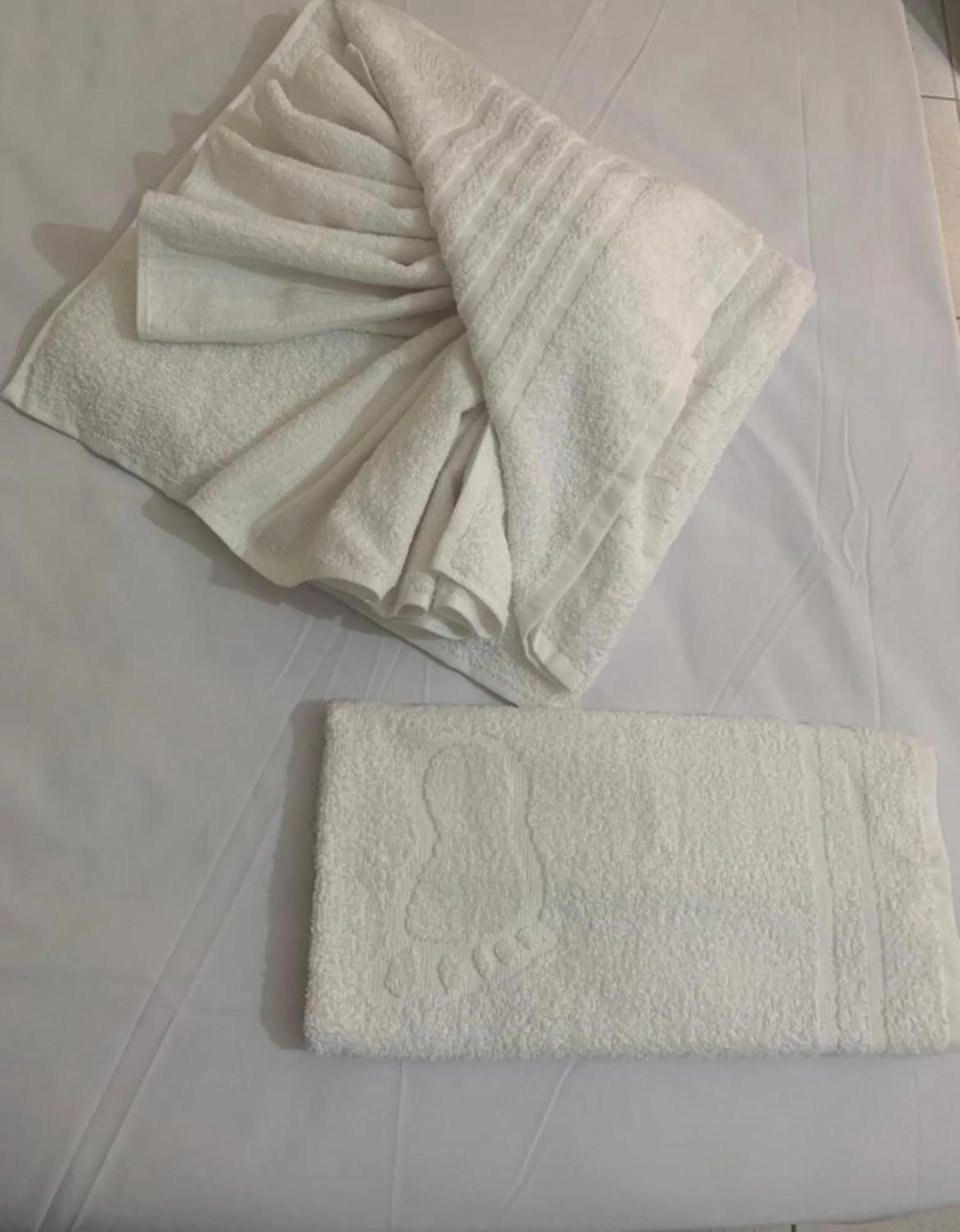 towels, Bed in Hotel Barão Ribeirão