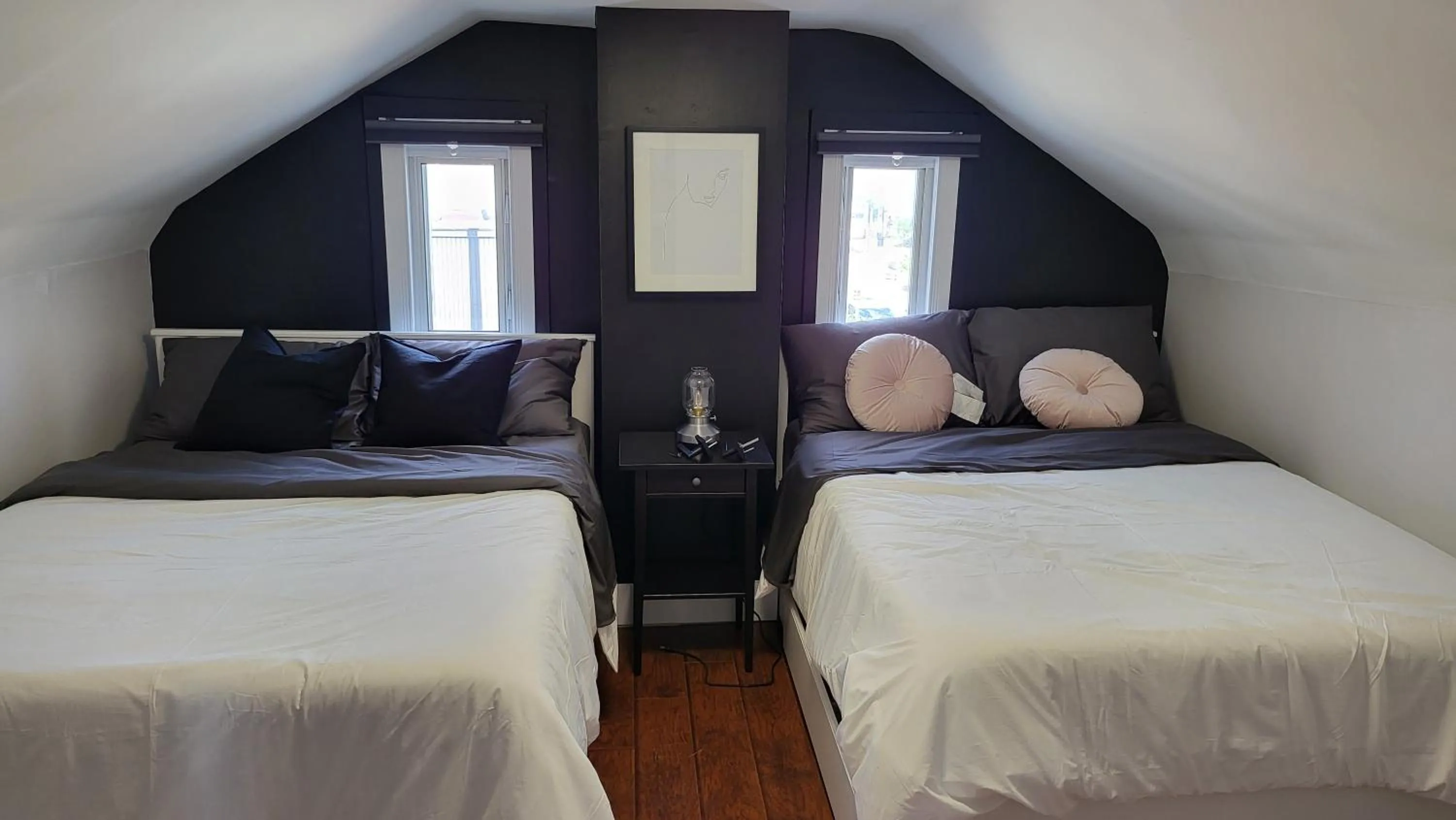 Bed in JstLikeHome - Old Ottawa Suite & Guesthouse