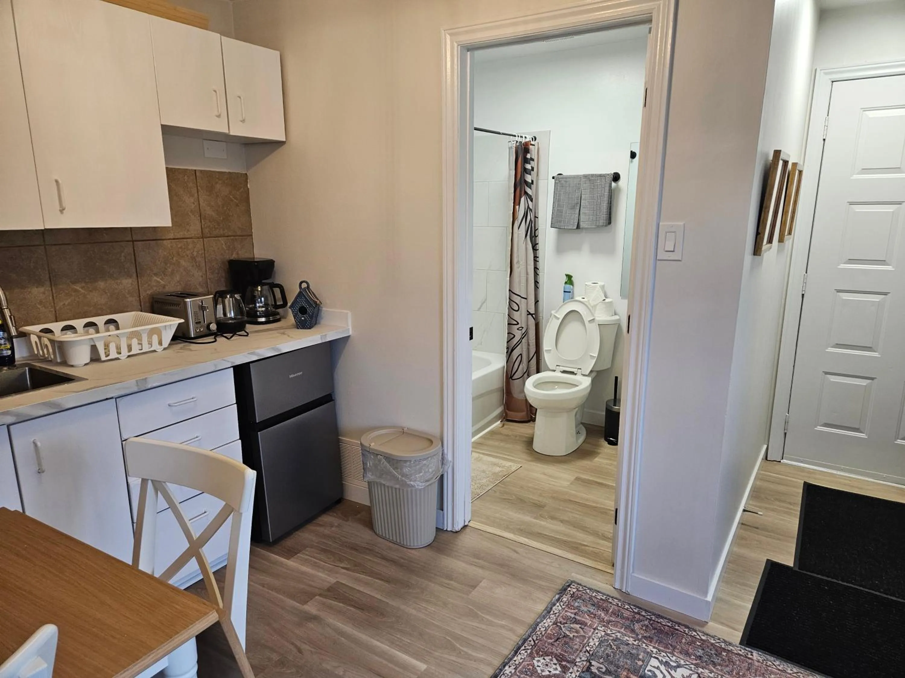 JstLikeHome - Old Ottawa Suite & Guesthouse