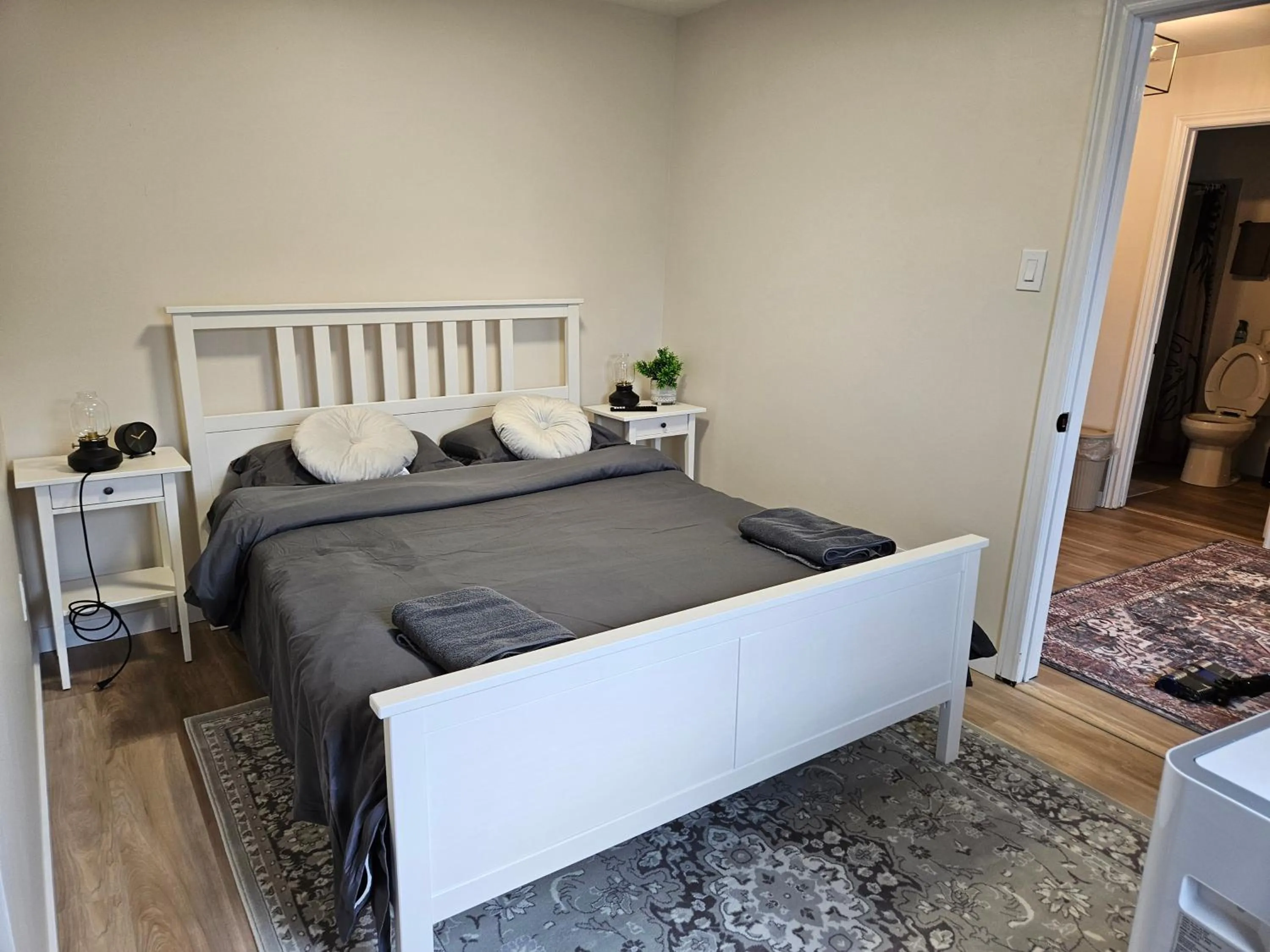 Bed in JstLikeHome - Old Ottawa Suite & Guesthouse