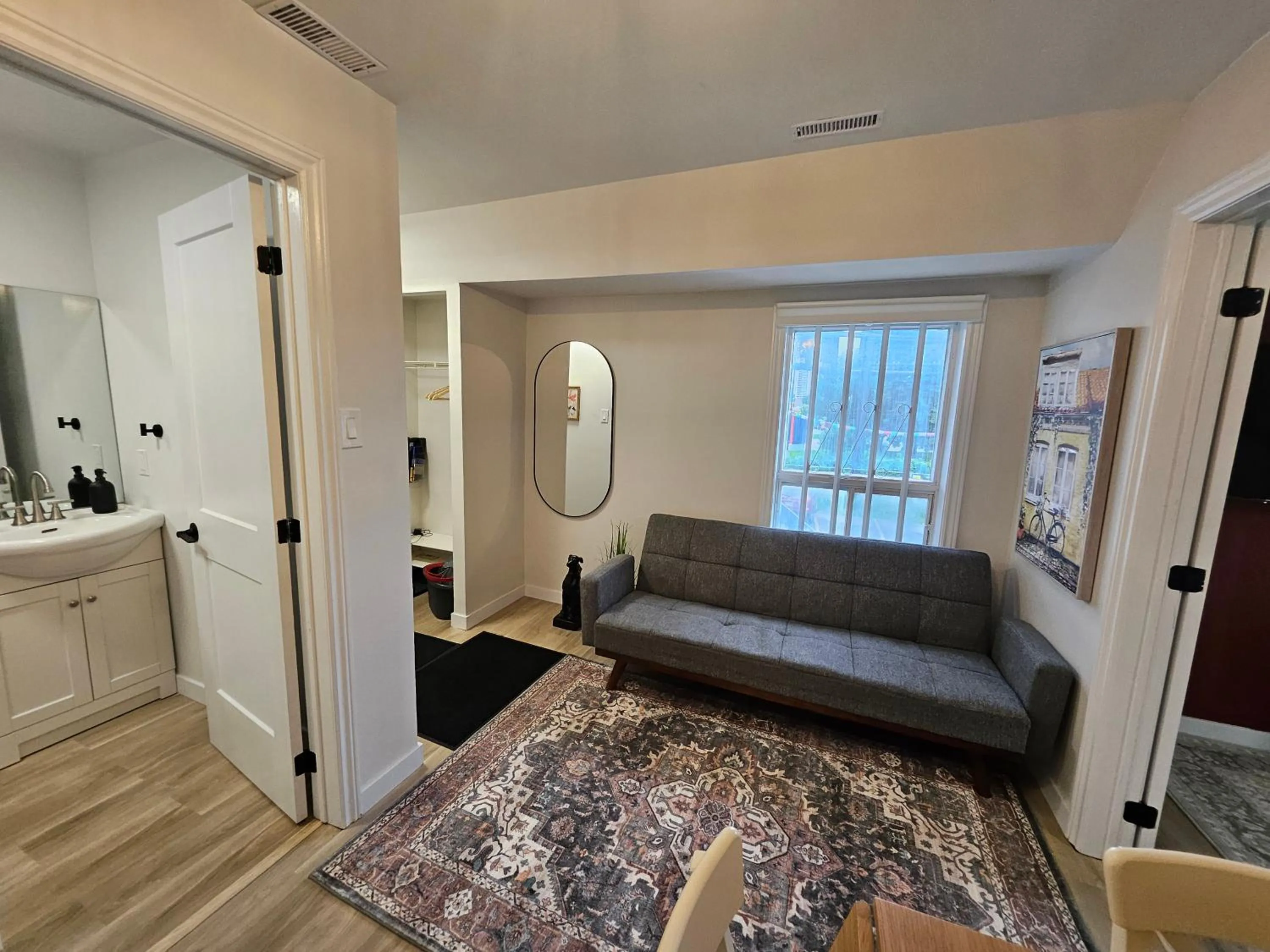 Bed in JstLikeHome - Old Ottawa Suite & Guesthouse