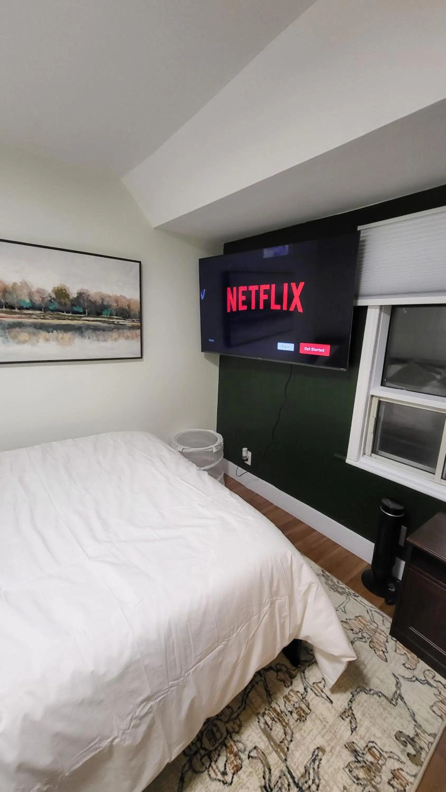 Bed in JstLikeHome - Old Ottawa Suite & Guesthouse