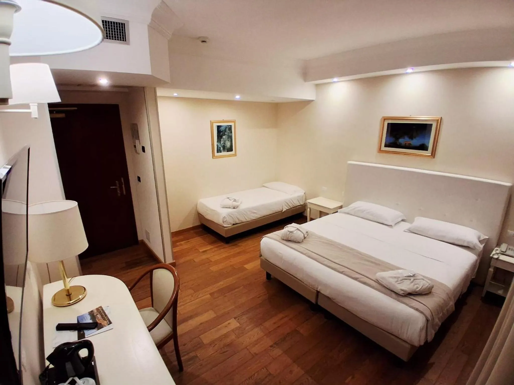 Bedroom, Bed in Hotel Della Valle