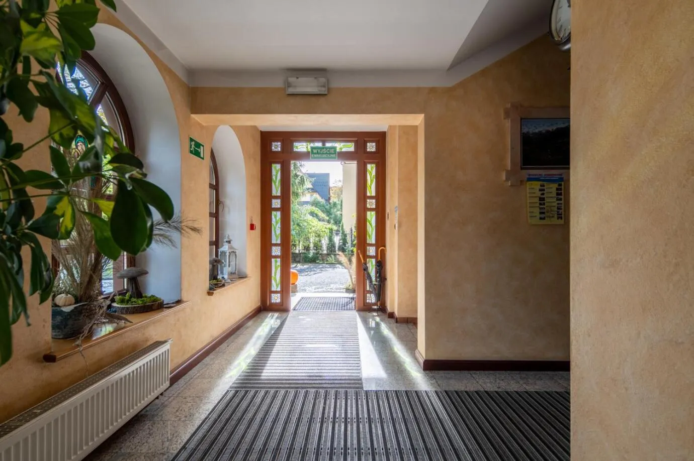 Property building in Willa Bór