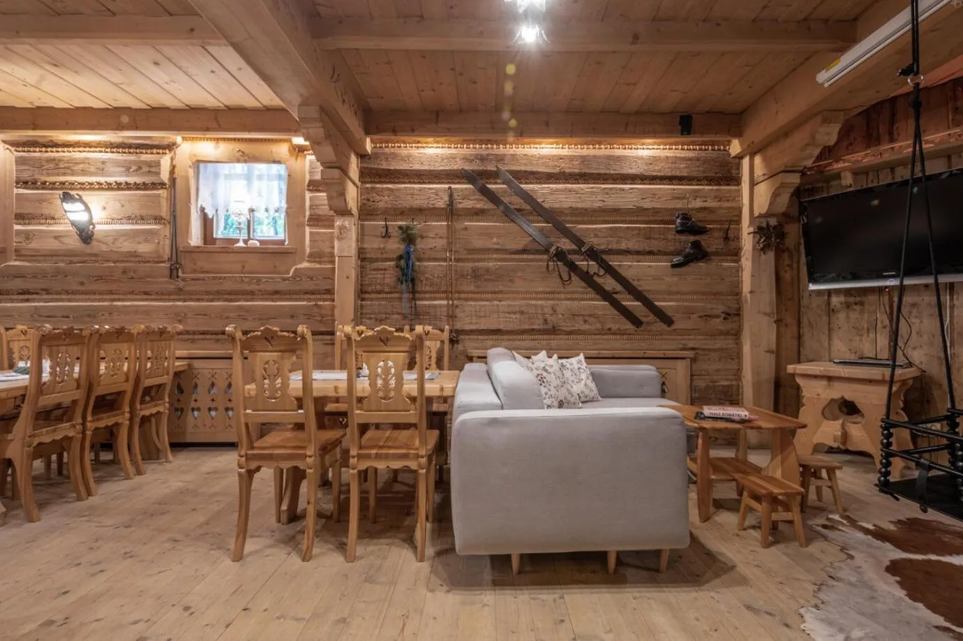 Dining area in Willa Bór