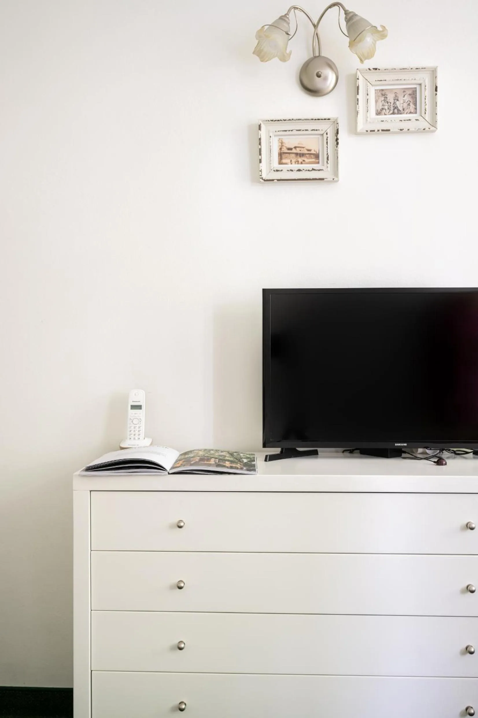 TV and multimedia in Willa Bór