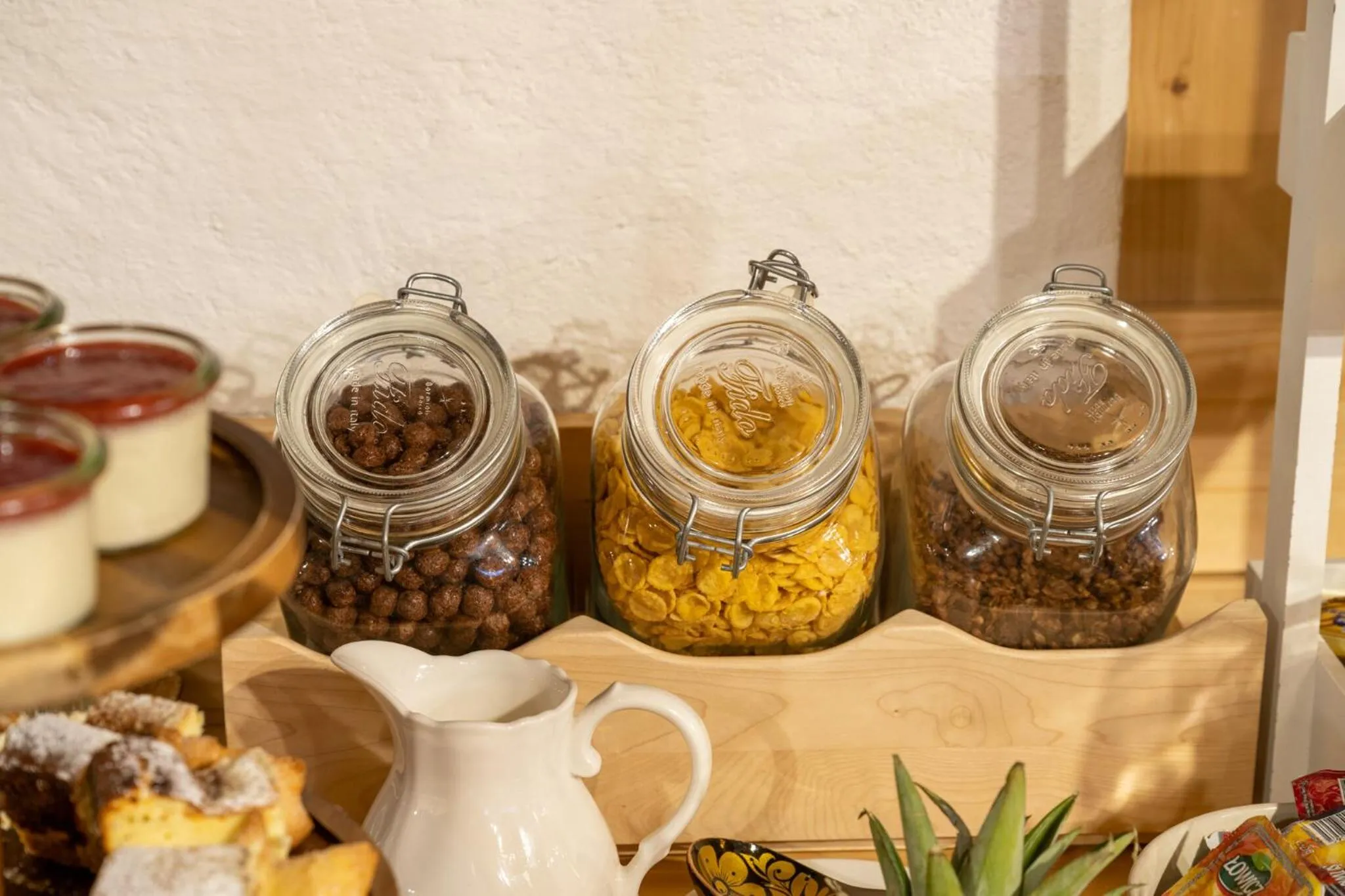 Buffet breakfast in Willa Bór