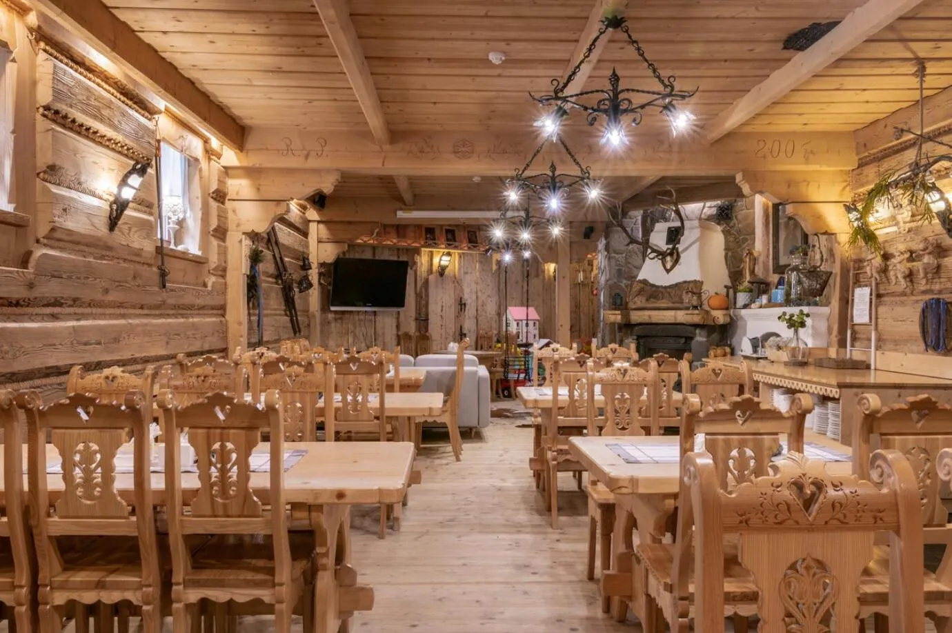 Dining area in Willa Bór