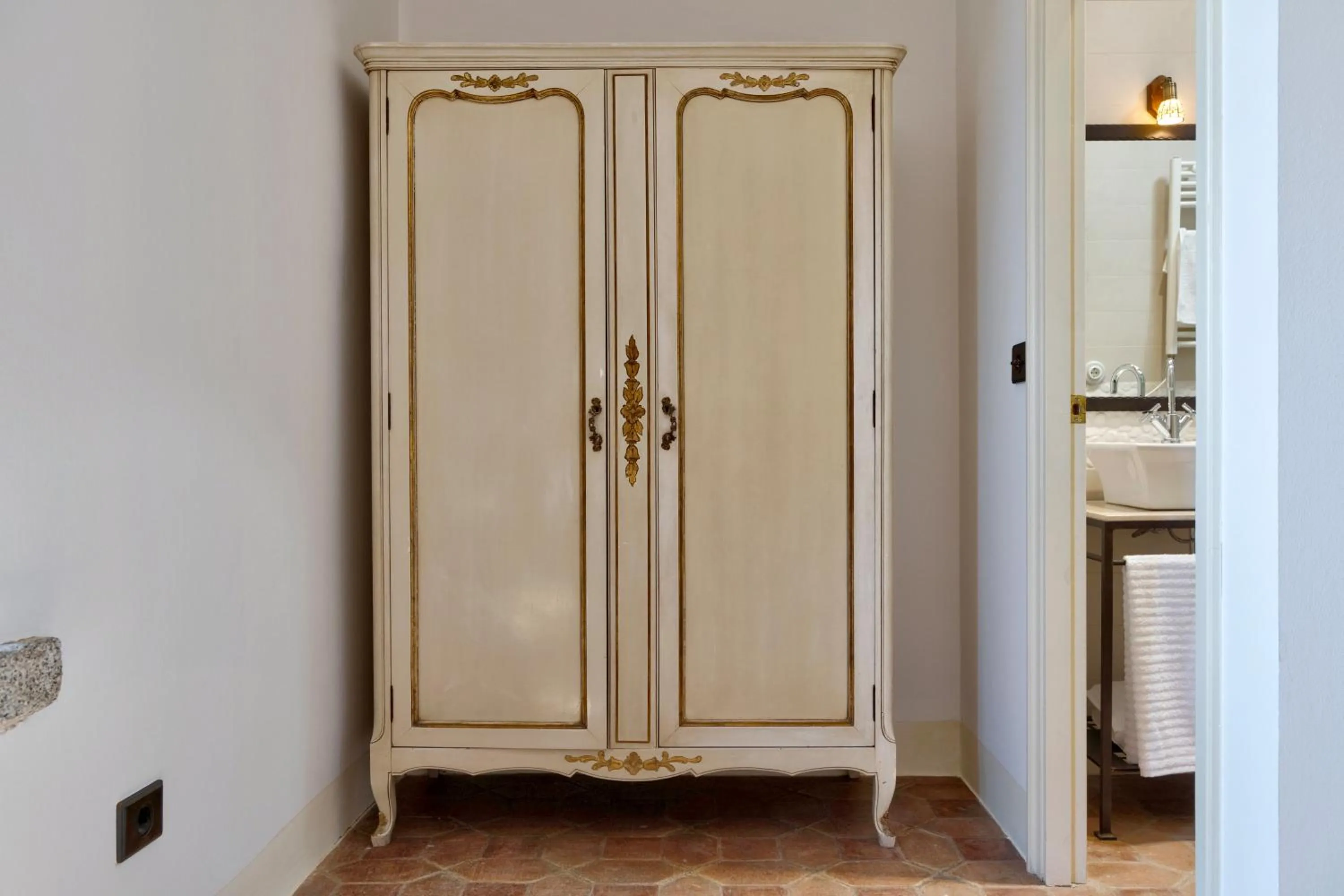 Bathroom in La Mer Hotel