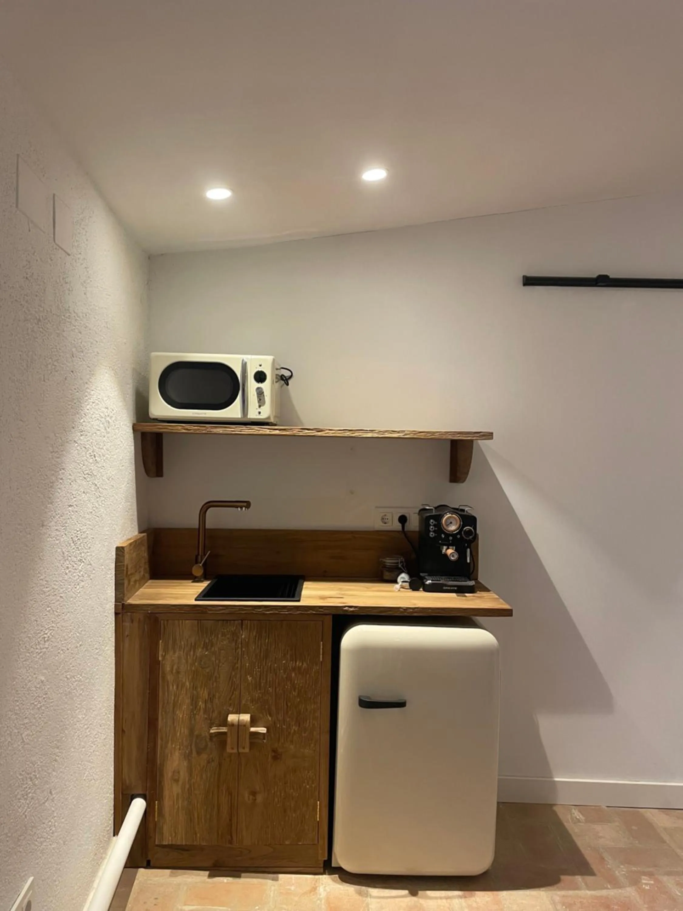 Kitchen or kitchenette in La Mer Hotel