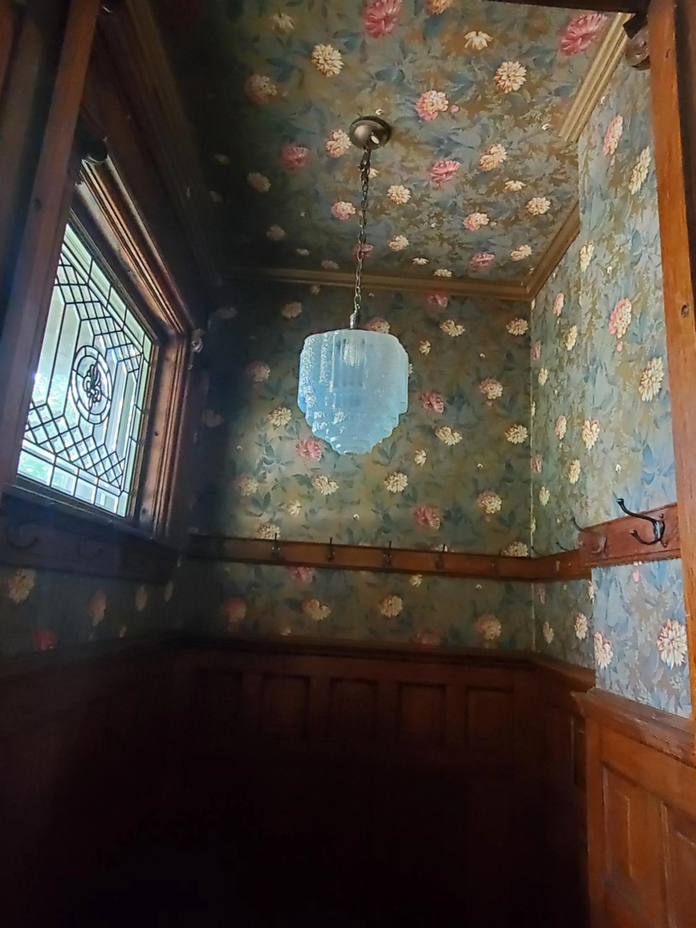 Property building in The Weis Mansion Bed and Breakfast