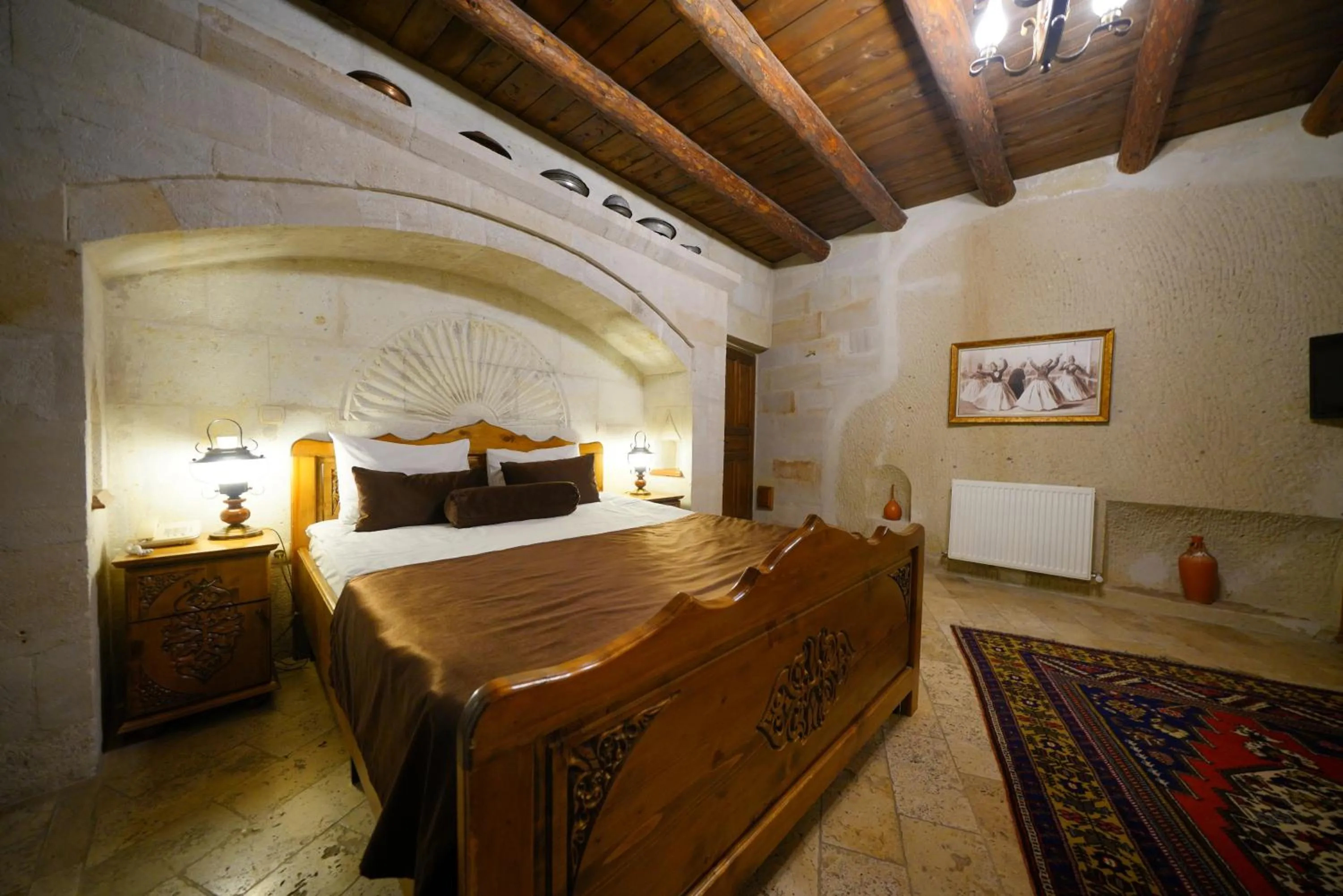 Bed in Harman Cave Hotel