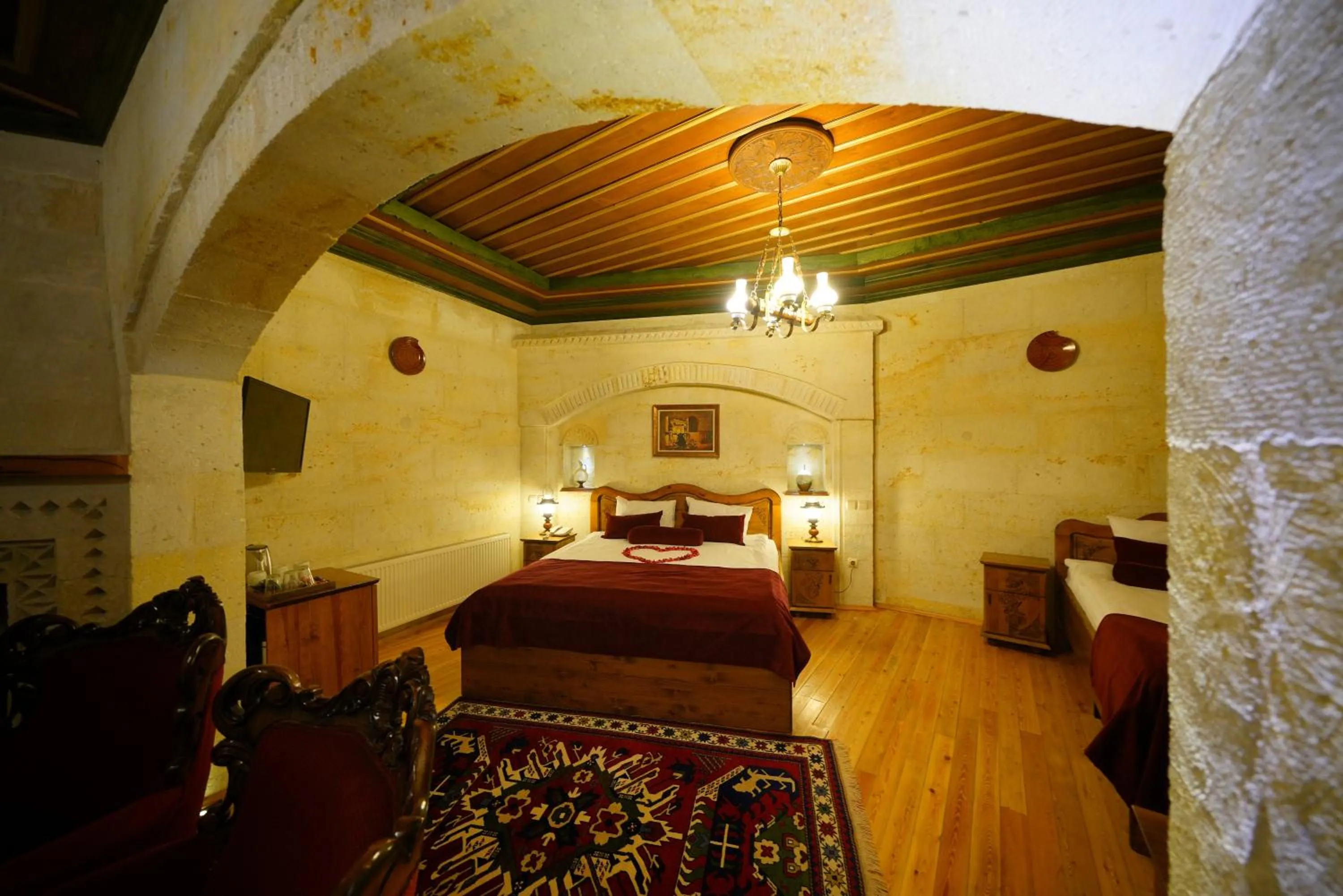 Bed in Harman Cave Hotel
