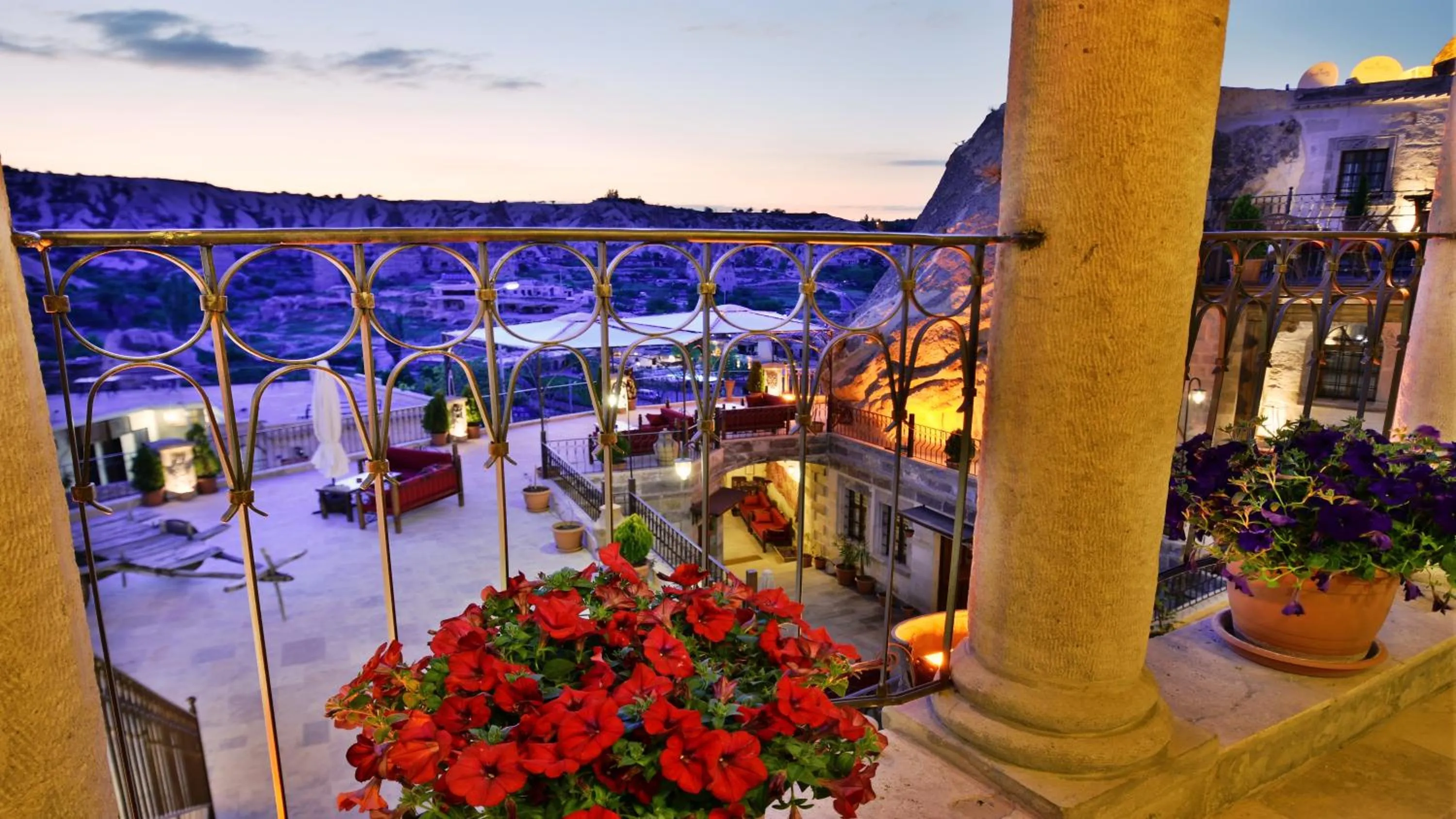 Natural landscape in Harman Cave Hotel