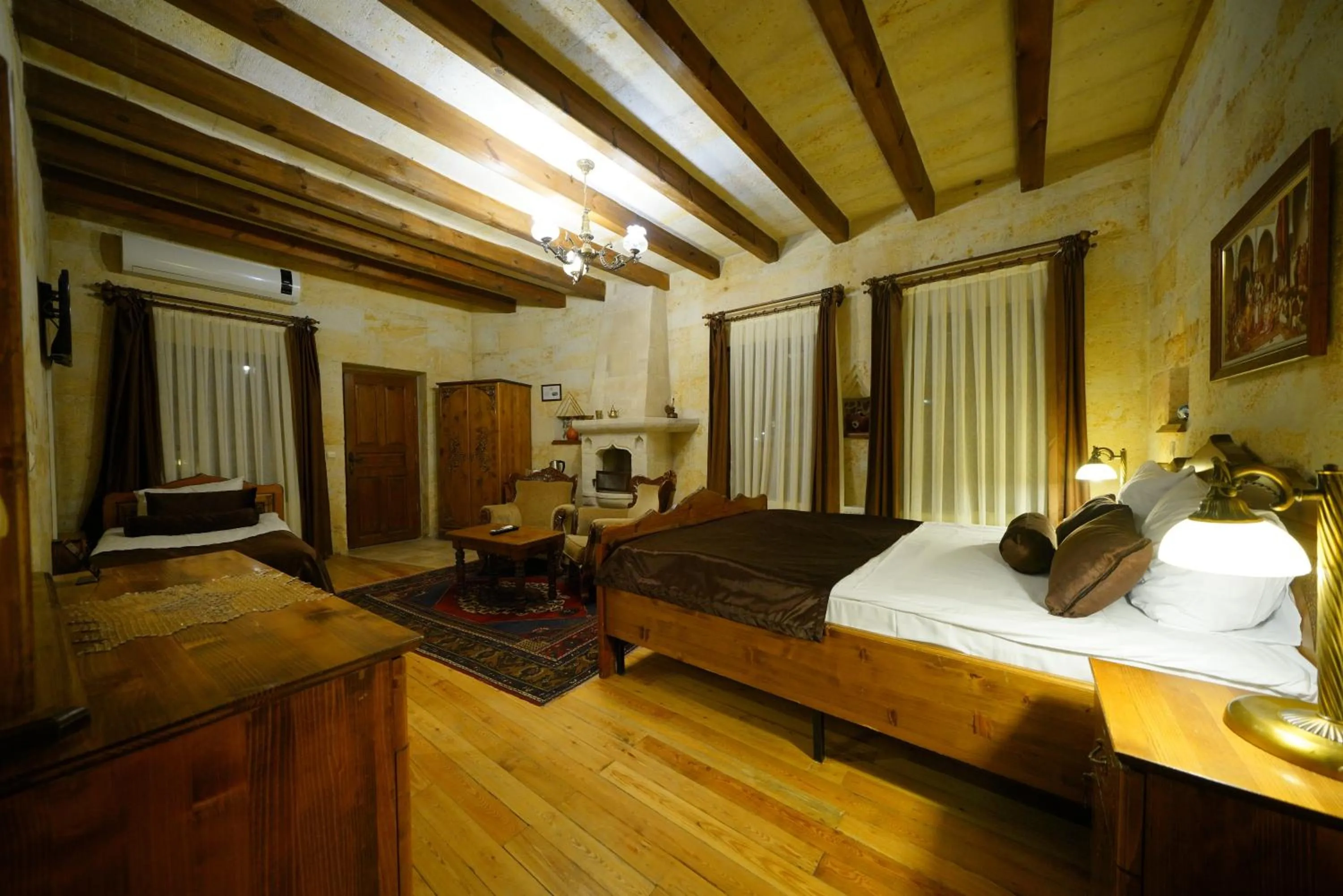 Bed in Harman Cave Hotel