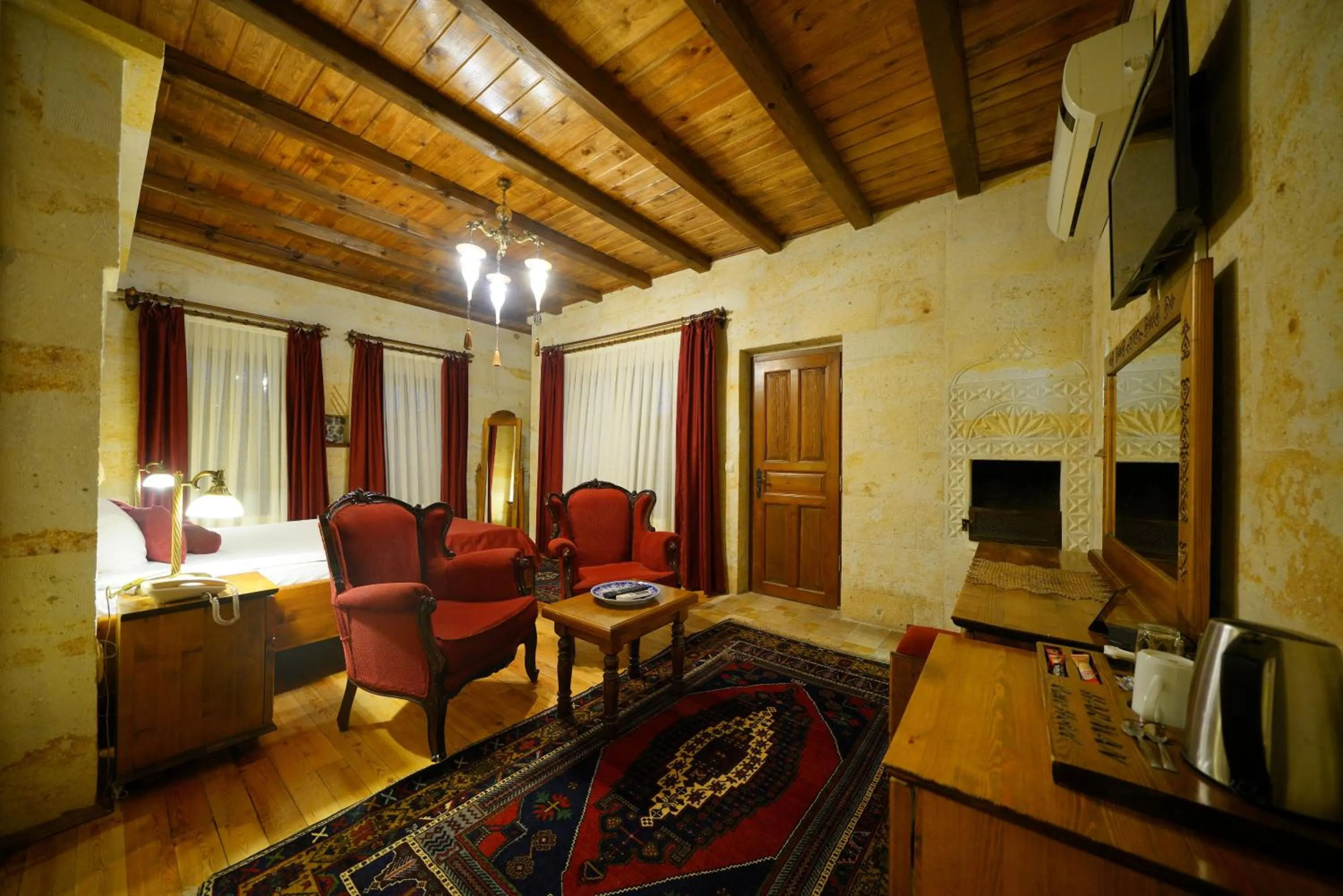 Bed in Harman Cave Hotel