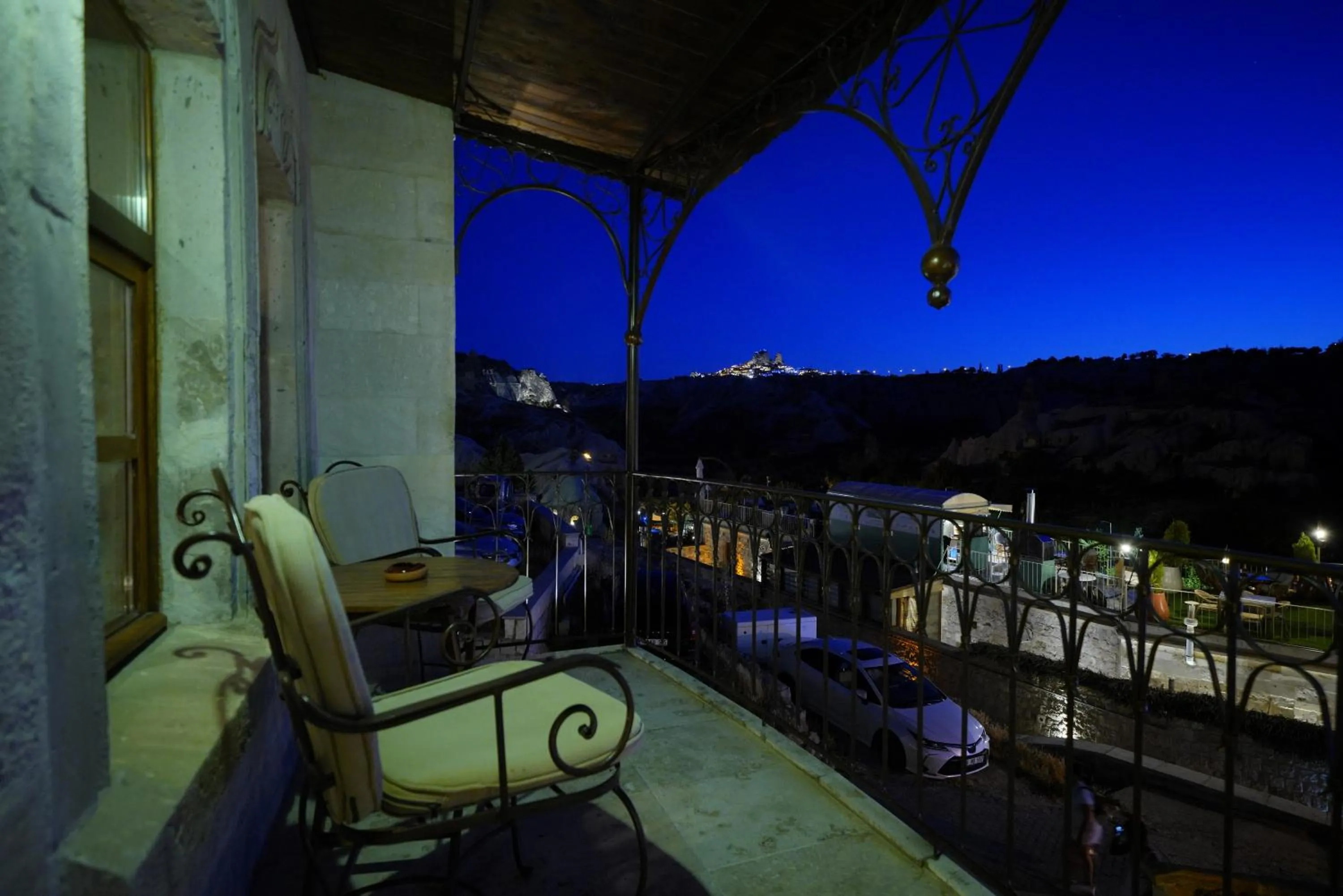 Night in Harman Cave Hotel