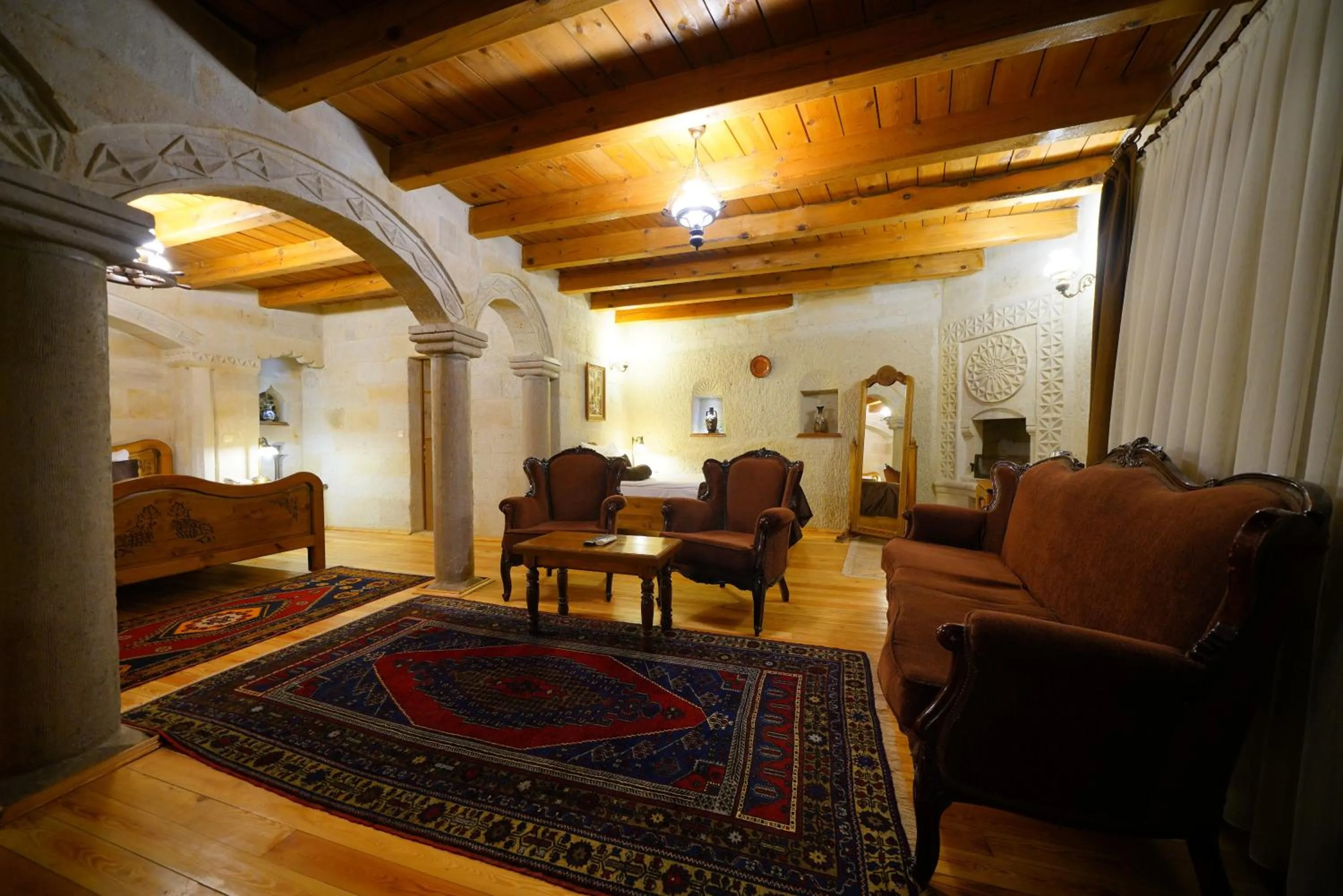 Living room in Harman Cave Hotel