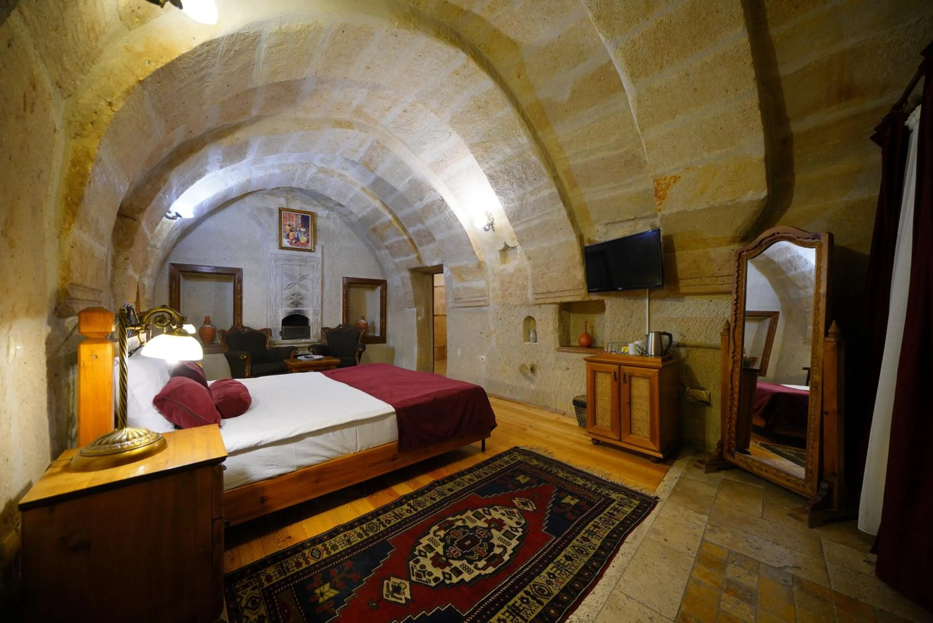 Bed in Harman Cave Hotel