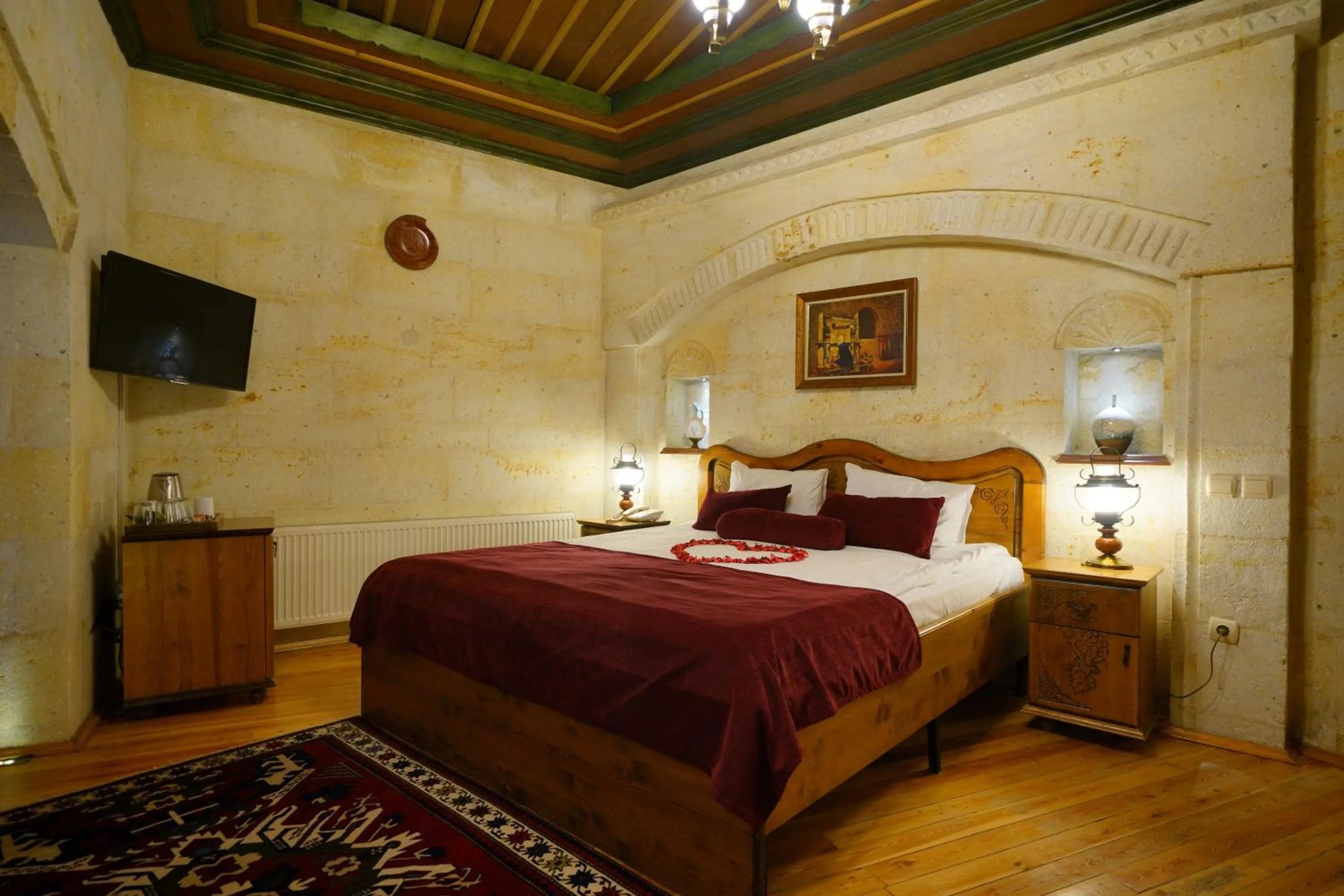 Bed in Harman Cave Hotel