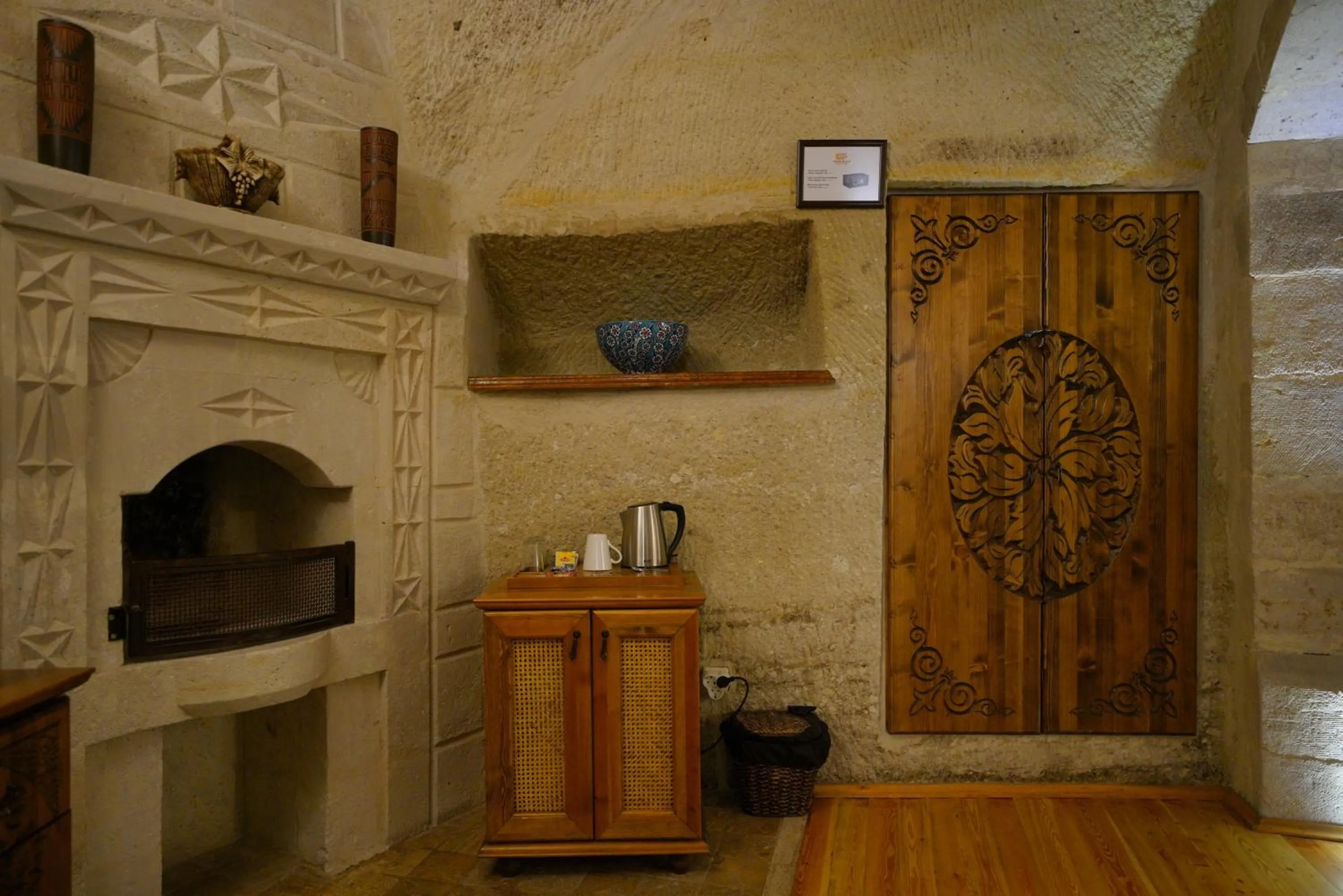 Coffee/tea facilities in Harman Cave Hotel