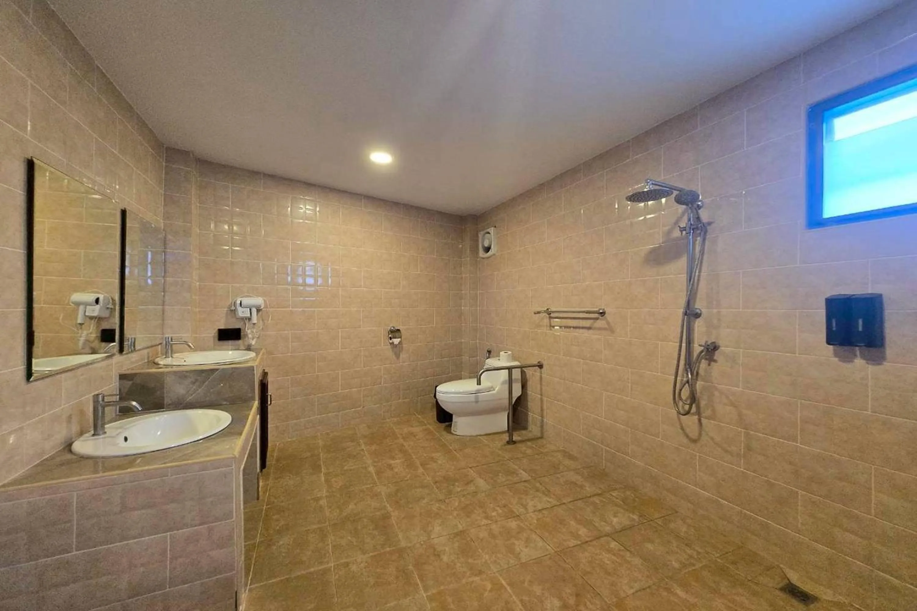 Shower in Central Guesthouse Chiang Rai