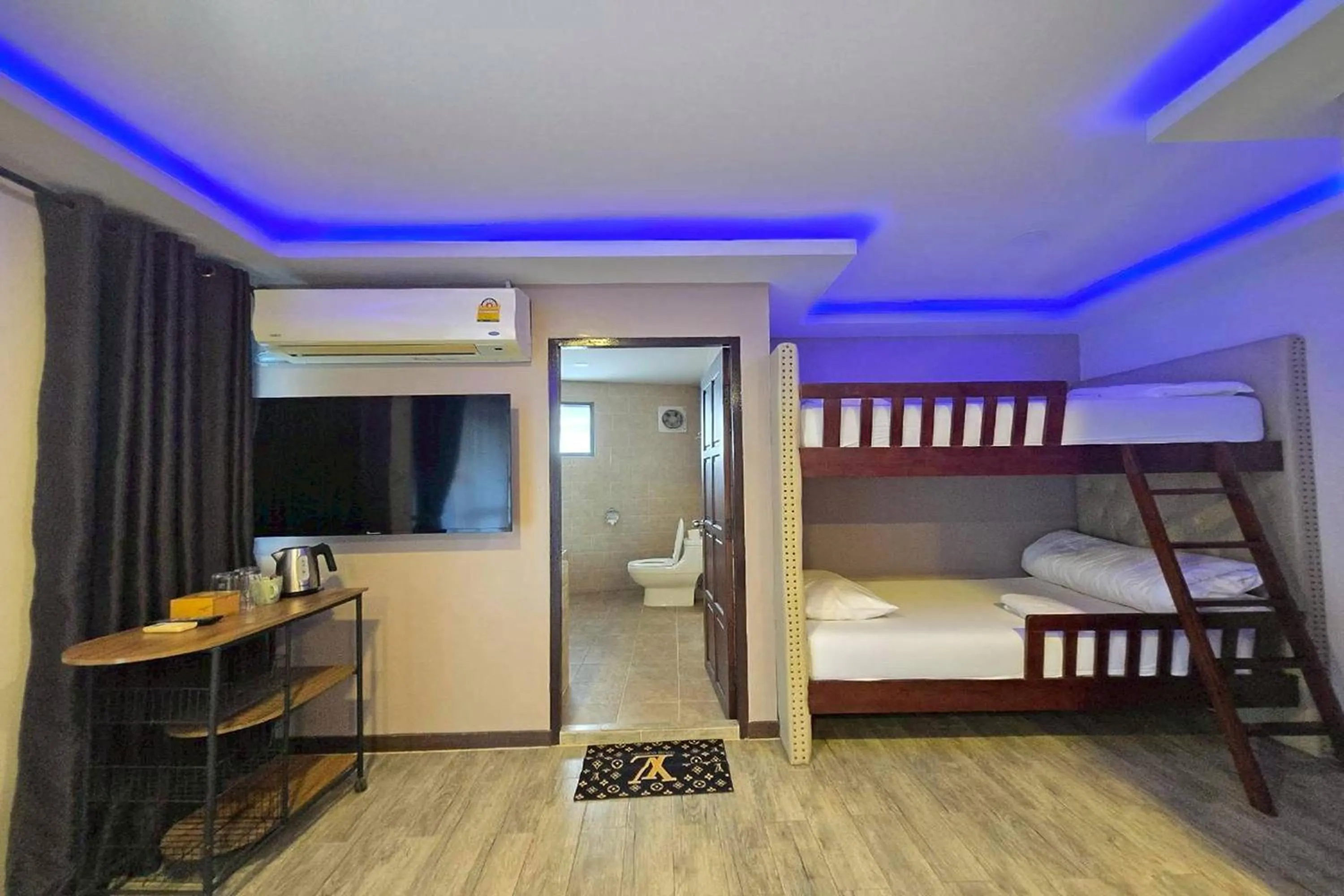 Photo of the whole room, Bed in Central Guesthouse Chiang Rai