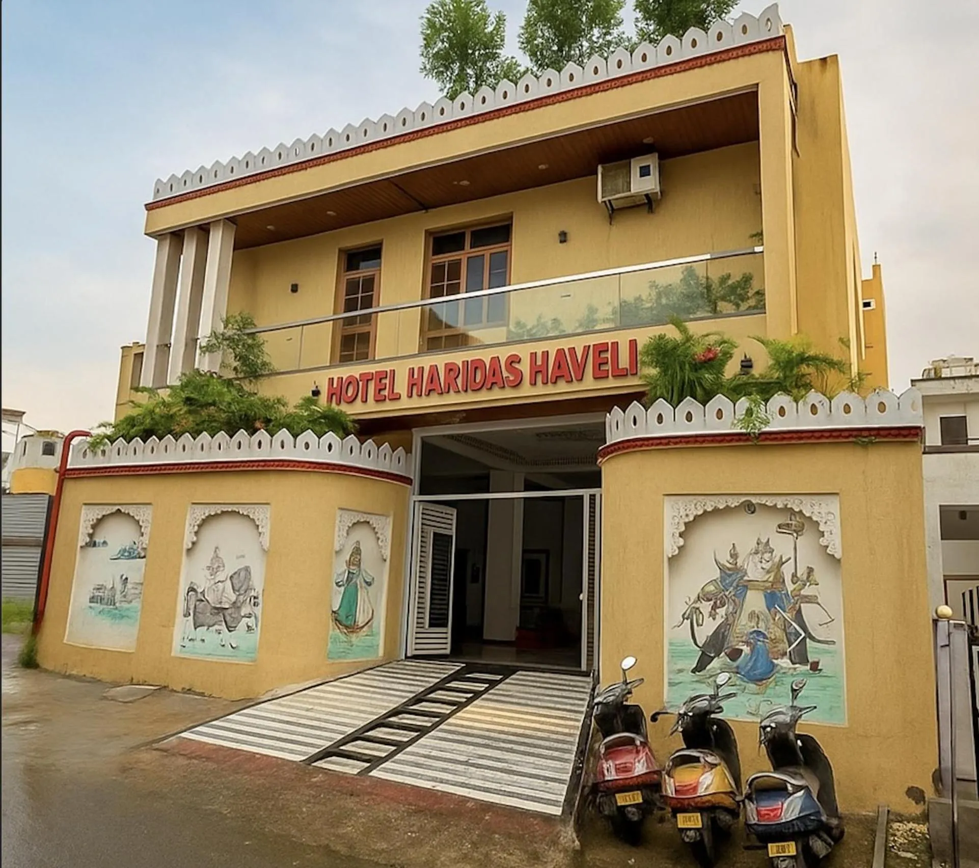Property building in Hotel Haridas Haveli Udaipur