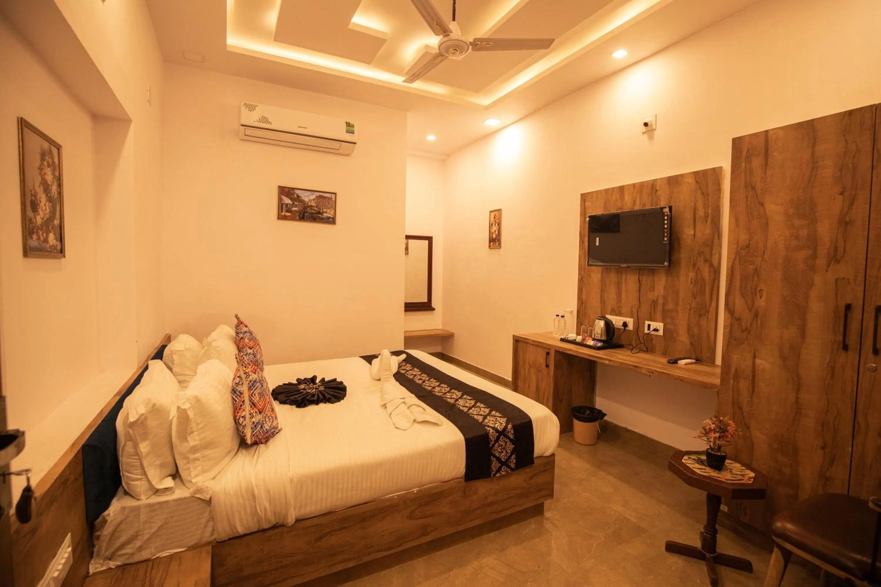 Bed in Hotel Haridas Haveli Udaipur