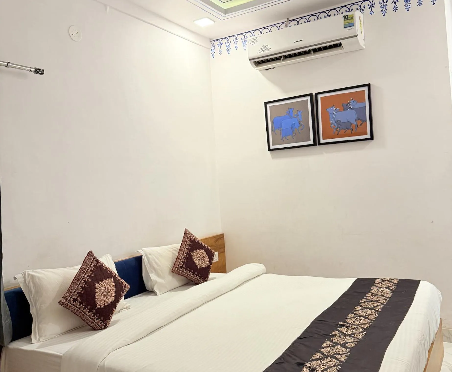 Photo of the whole room, Bed in Hotel Haridas Haveli Udaipur