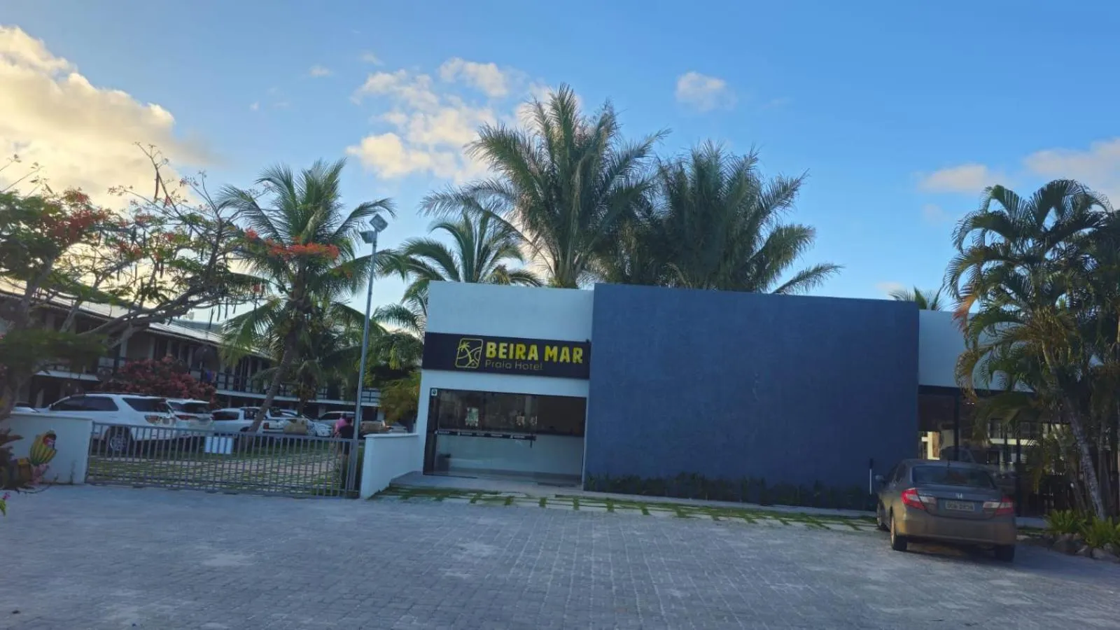 Property building in BEIRA MAR PRAIA HOTEL - ORLA - Praia de Taperapuan