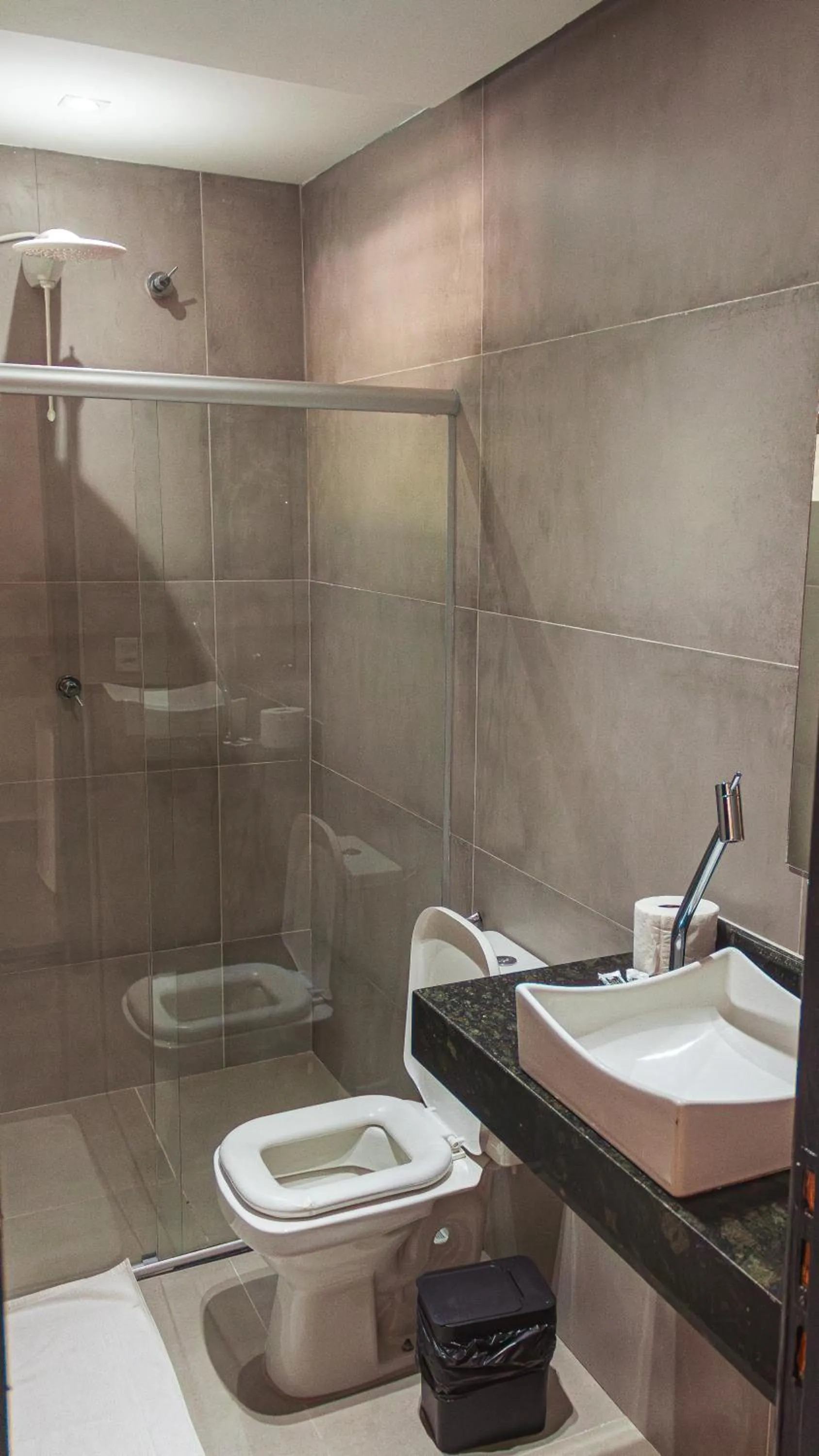 Bathroom in BEIRA MAR PRAIA HOTEL - ORLA - Praia de Taperapuan