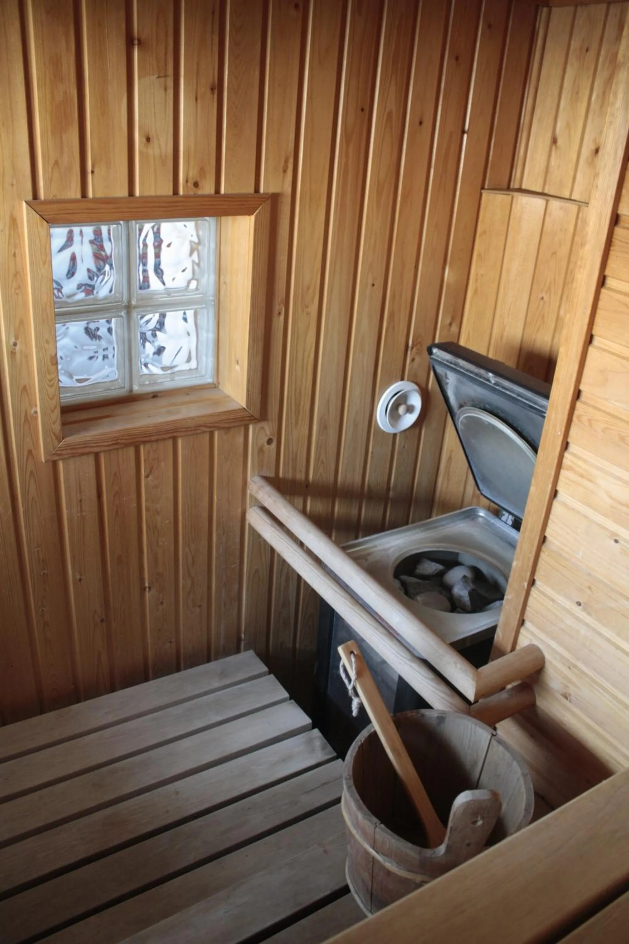 Sauna in Authentic Wooden House by the River with an Igloo