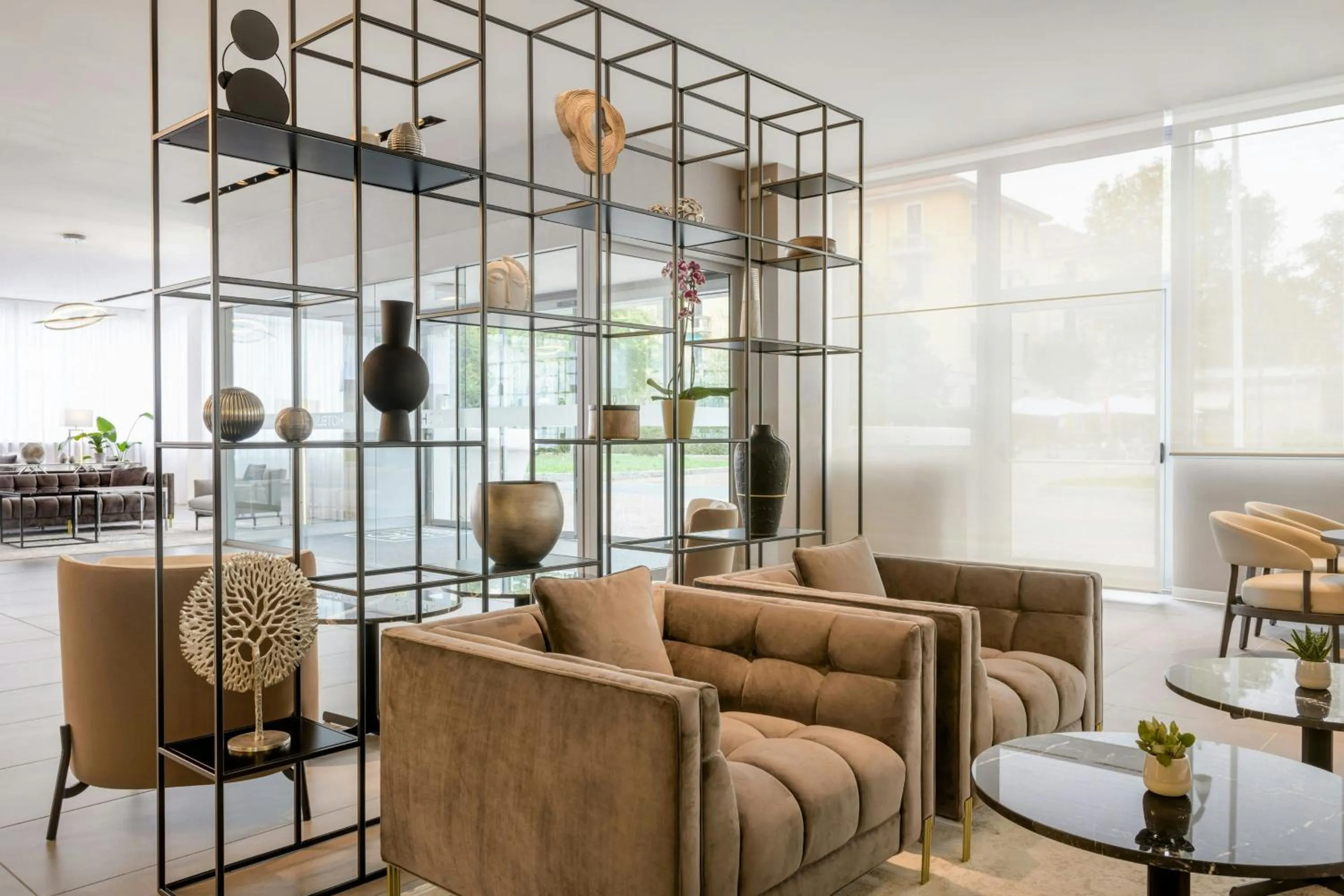 Lounge or bar in AC Hotel by Marriott Milan Sesto