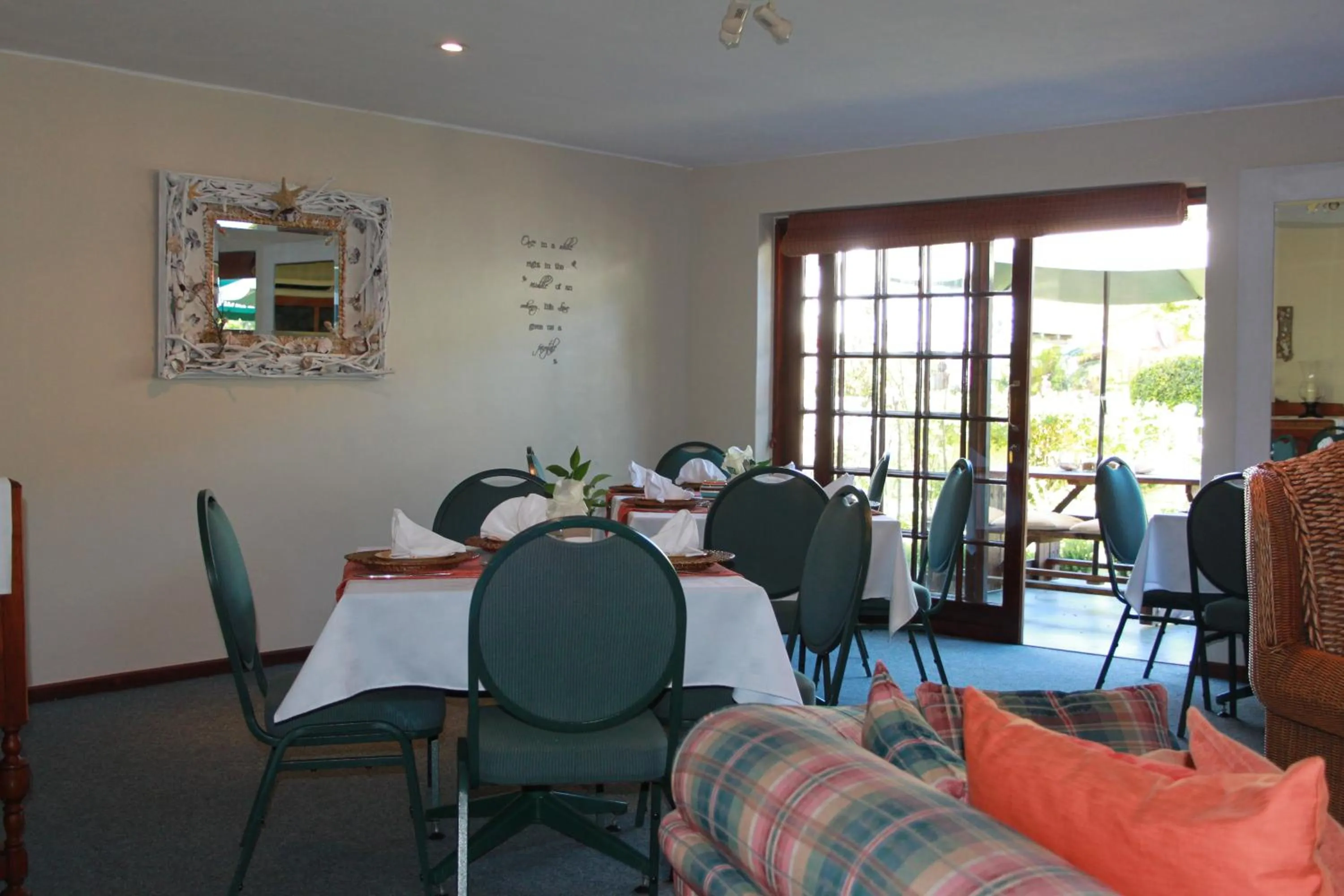 Dining area in Pelican Lodge Guesthouse
