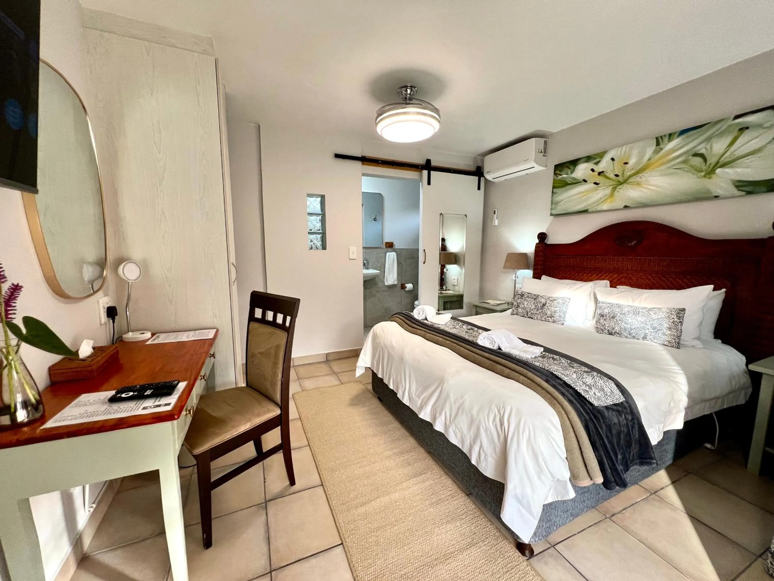 Bed in Pelican Lodge Guesthouse