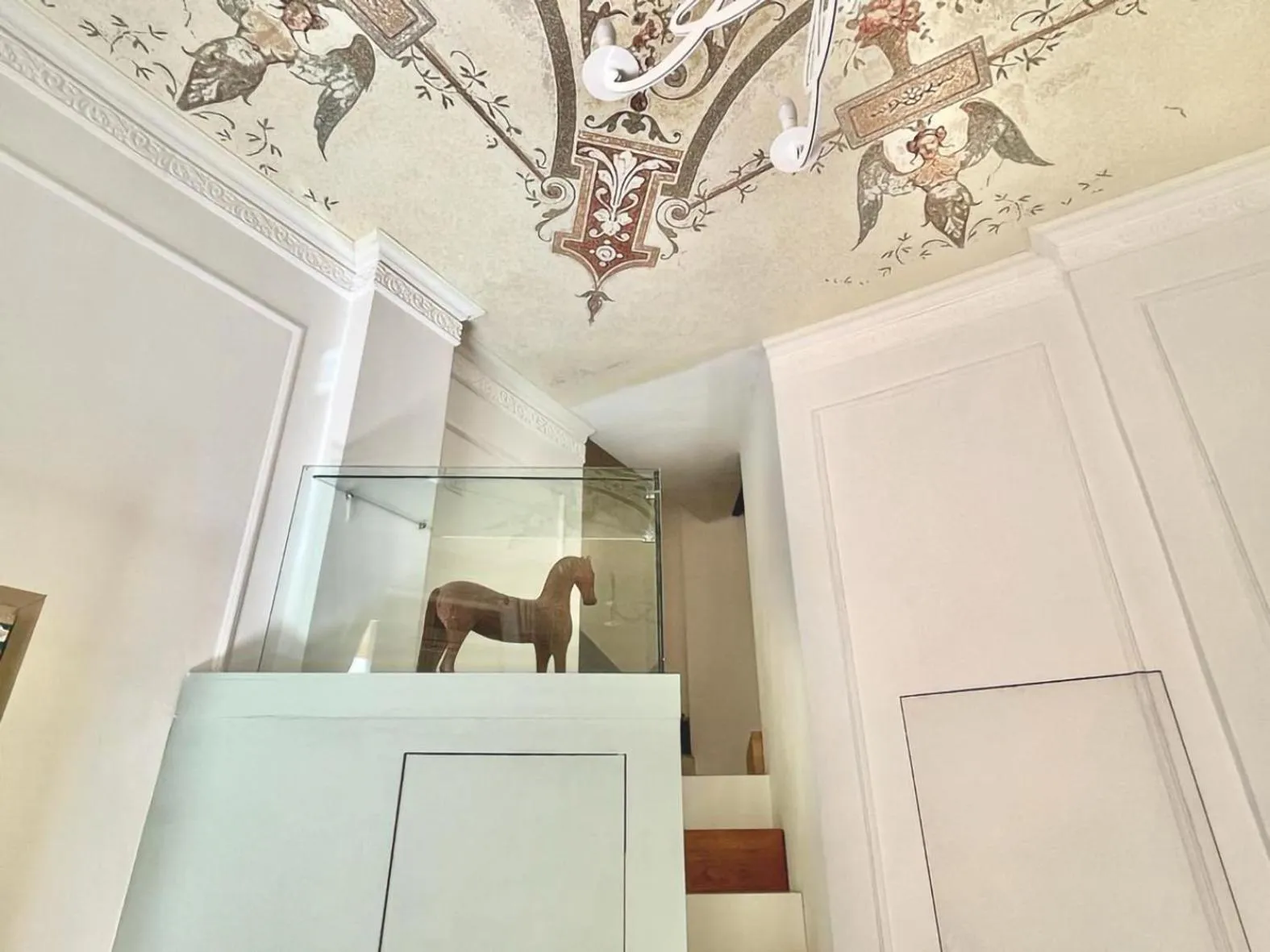 Decorative detail in Happy Family Apartments Cairoli Studio