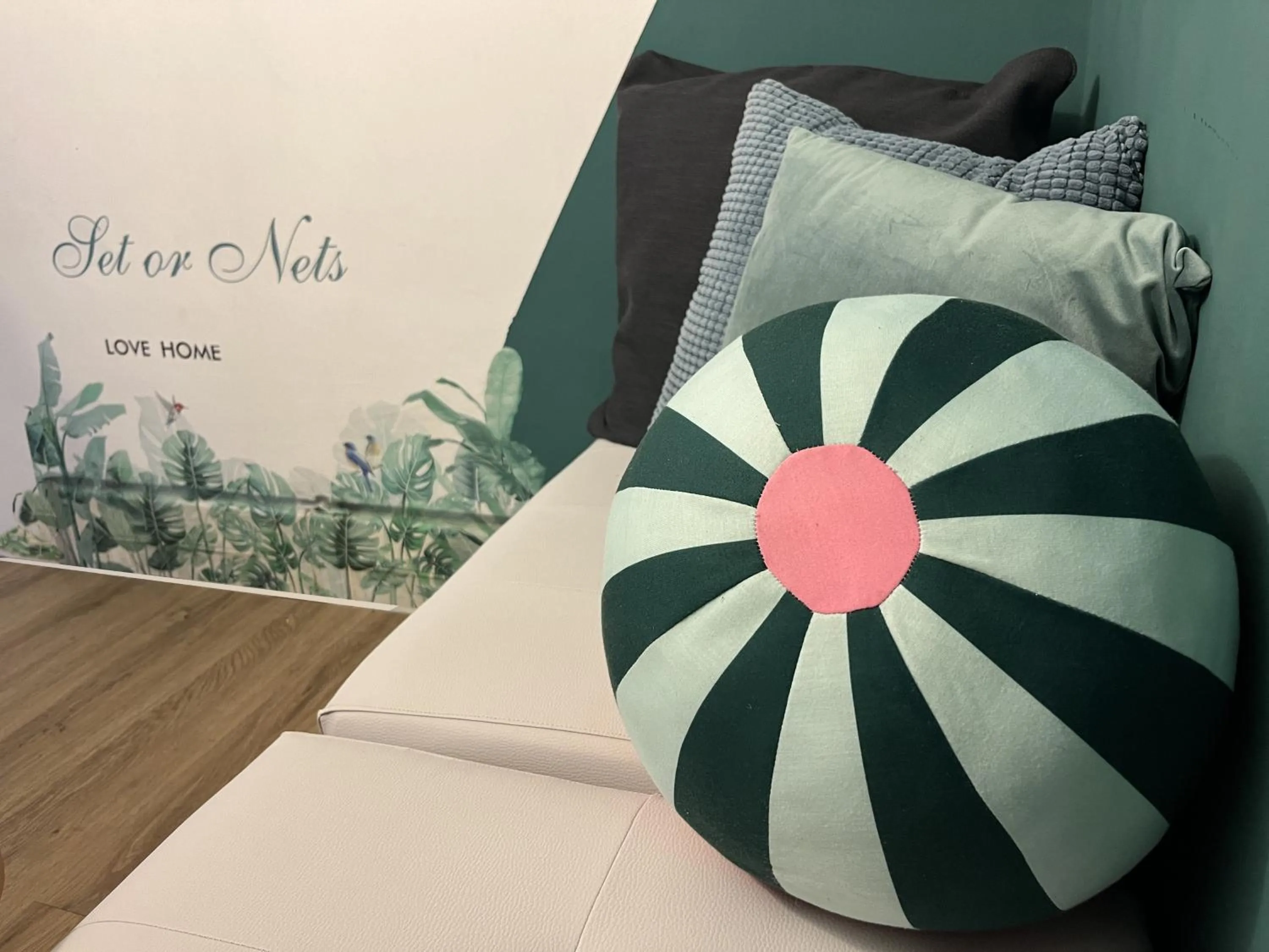 Decorative detail, Bed in Happy Family Apartments Cairoli Studio