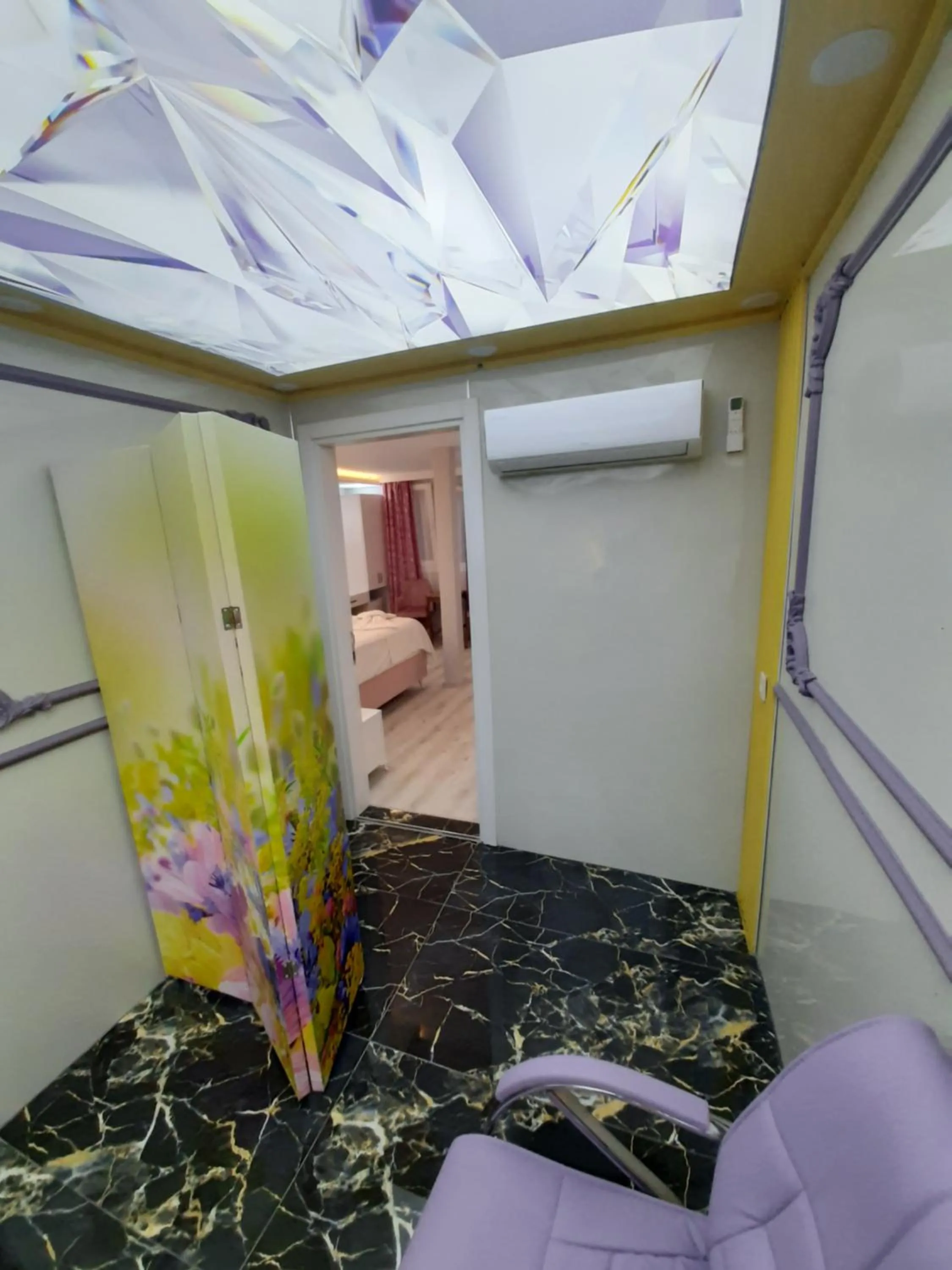 acessibility, Bed in VERSECA HOTEL