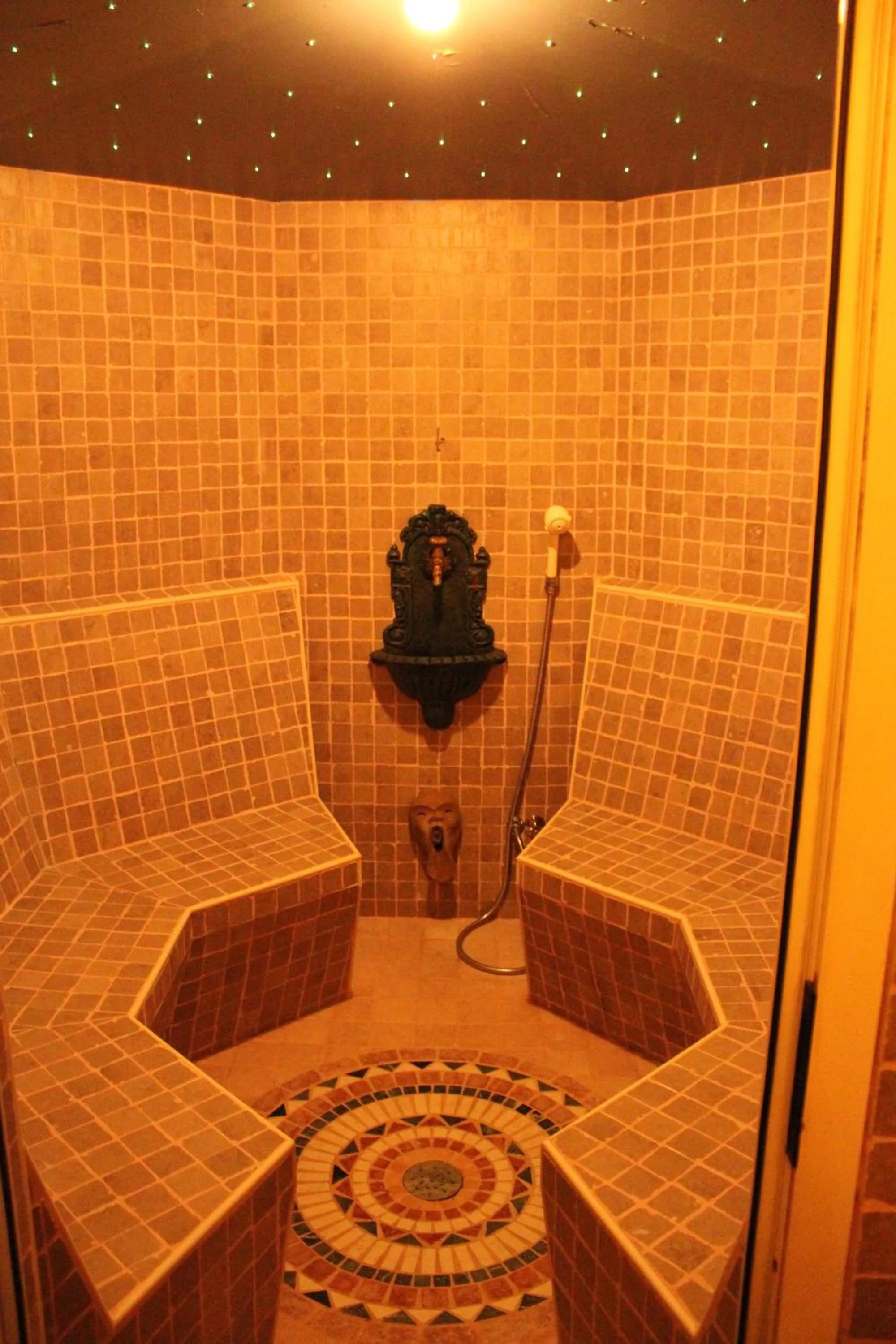 Steam room in Hotel Sporting