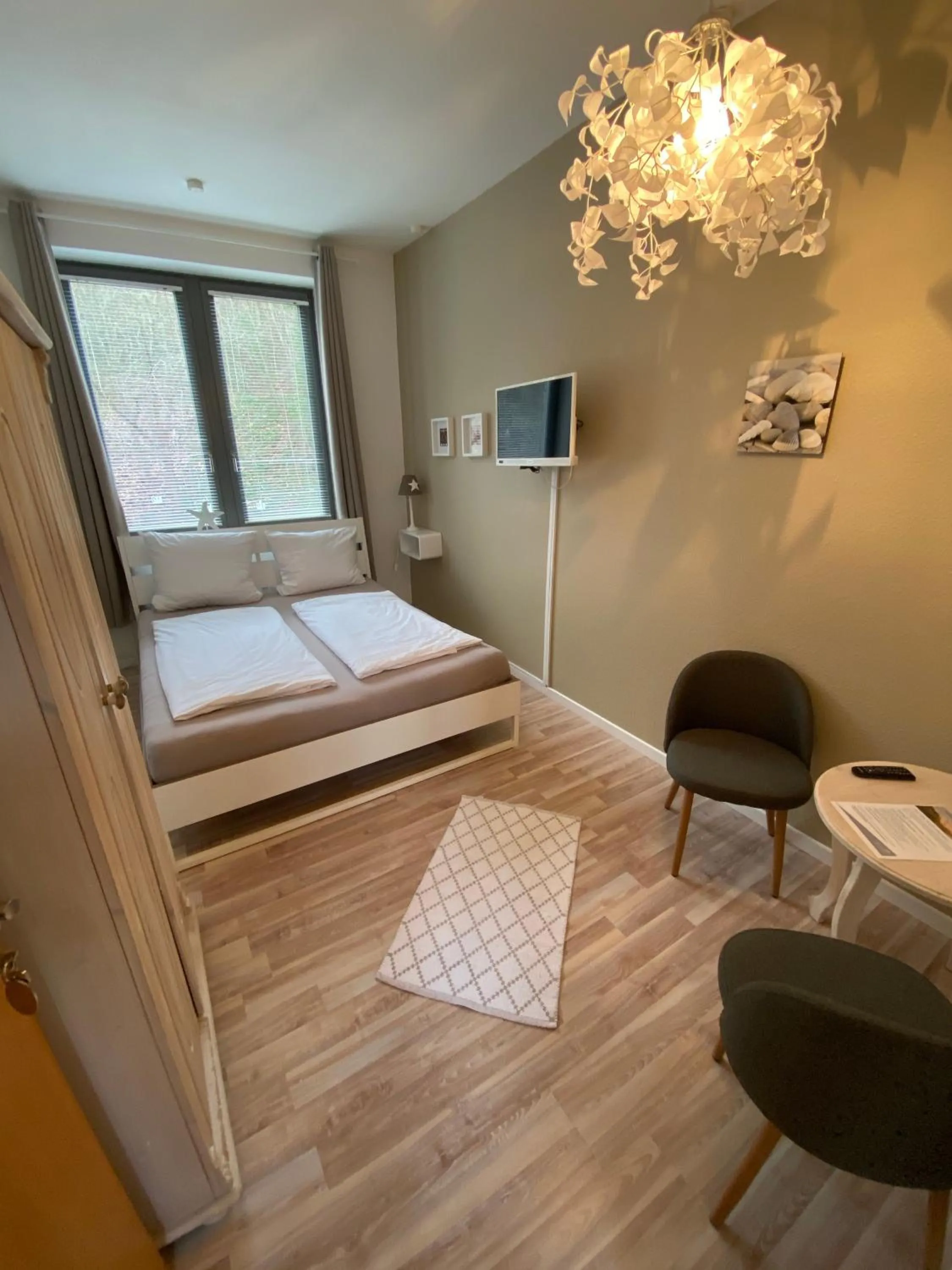 Photo of the whole room, Bed in Gästehaus Lavendel