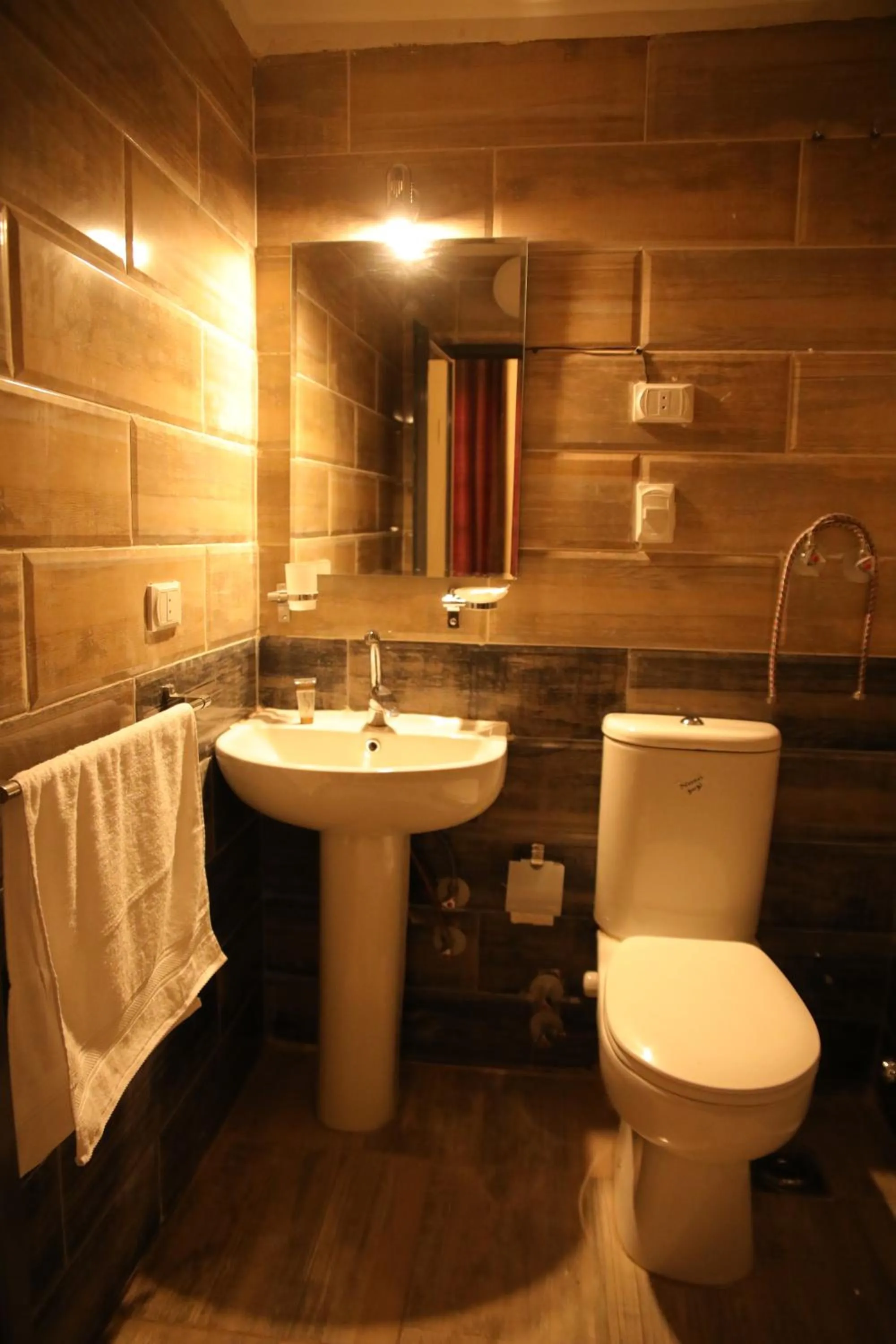 Bathroom in Gresham Hotel