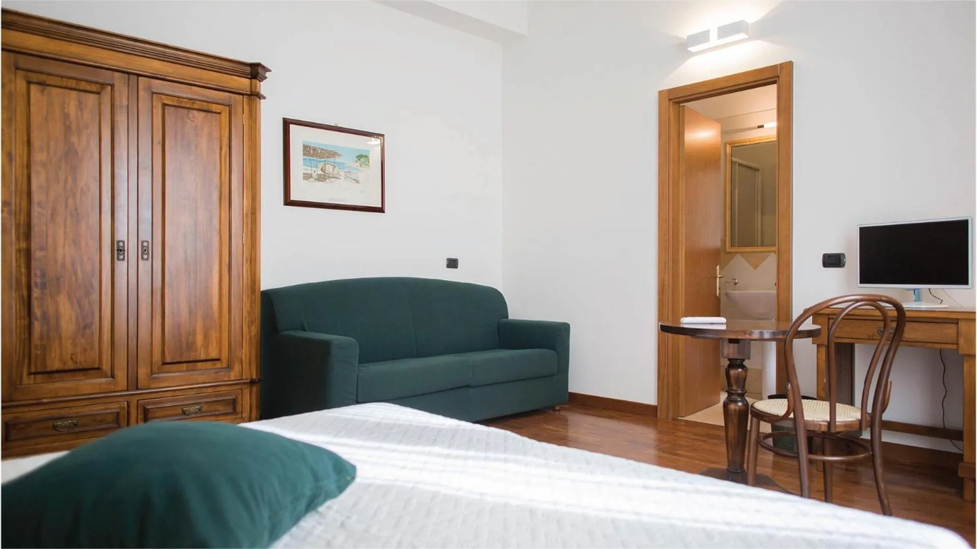 Photo of the whole room, Bed in Hotel La Piazzetta