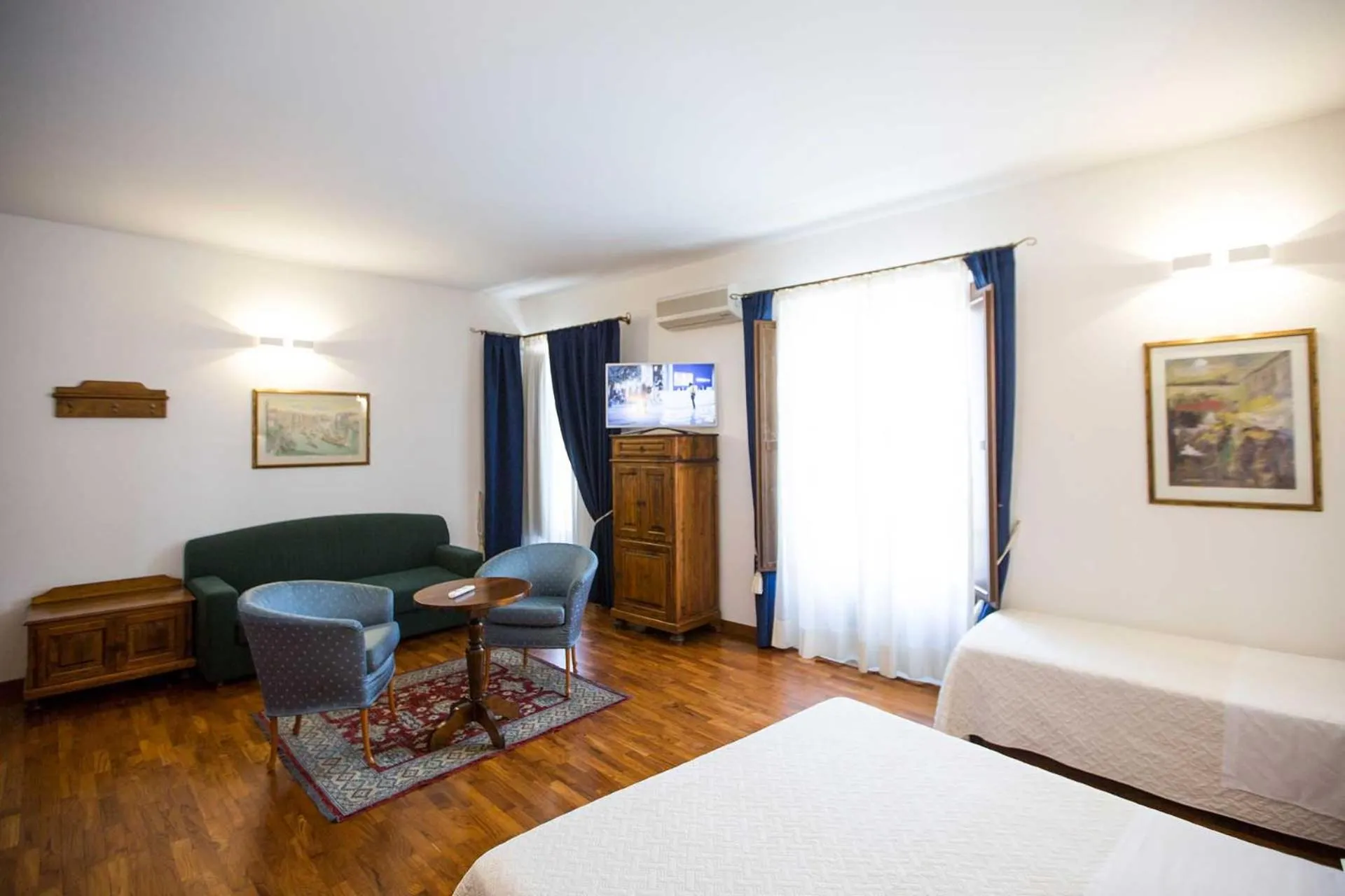 Photo of the whole room, Bed in Hotel La Piazzetta