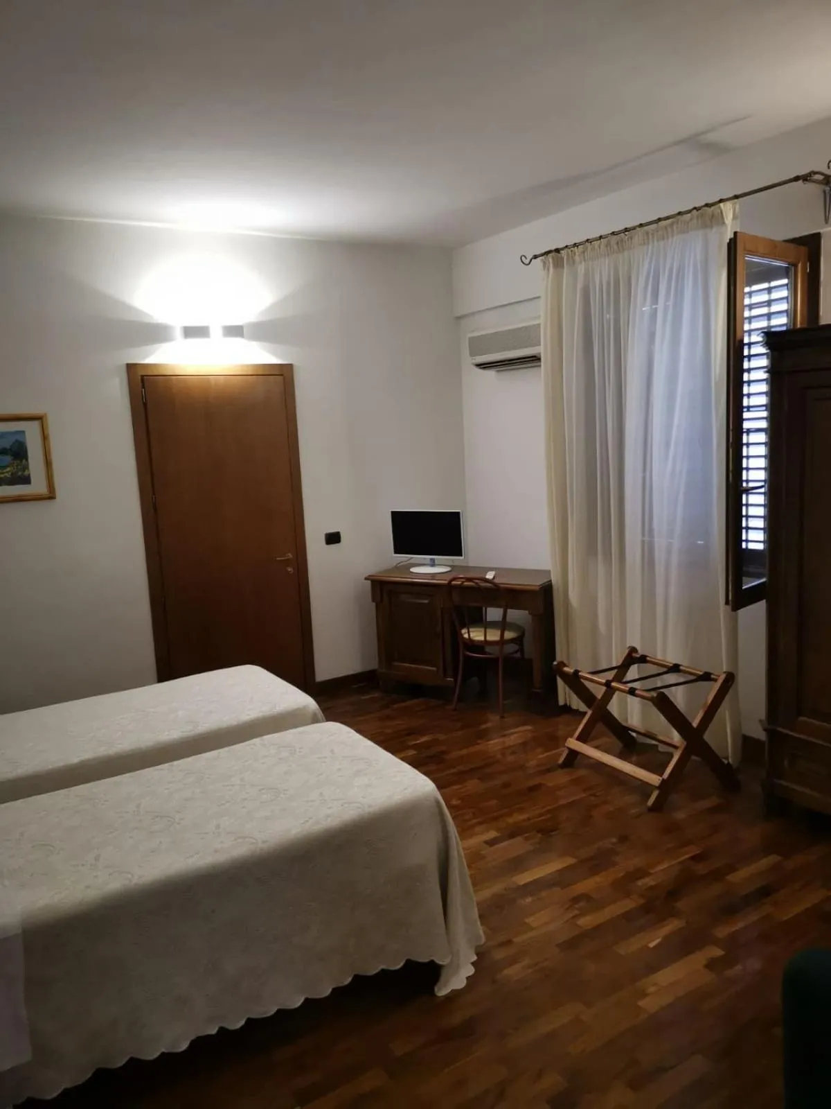 Photo of the whole room, Bed in Hotel La Piazzetta