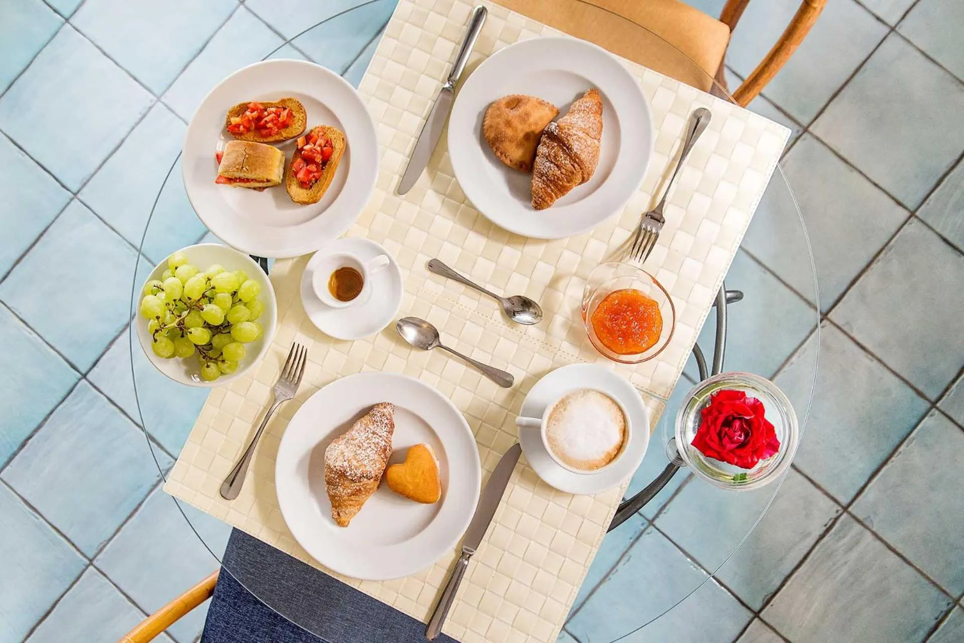 Buffet breakfast in Hotel La Piazzetta