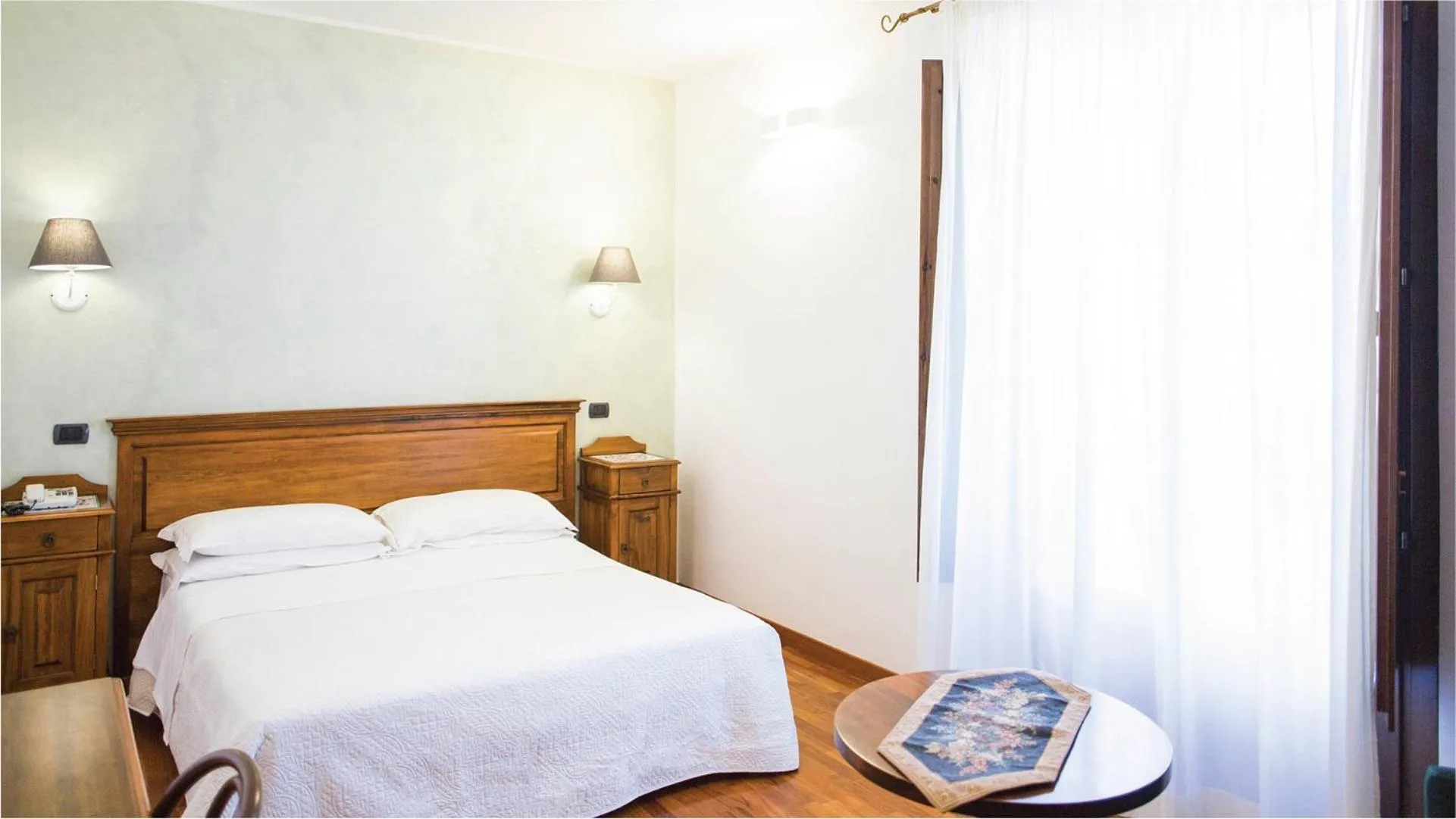 Photo of the whole room, Bed in Hotel La Piazzetta