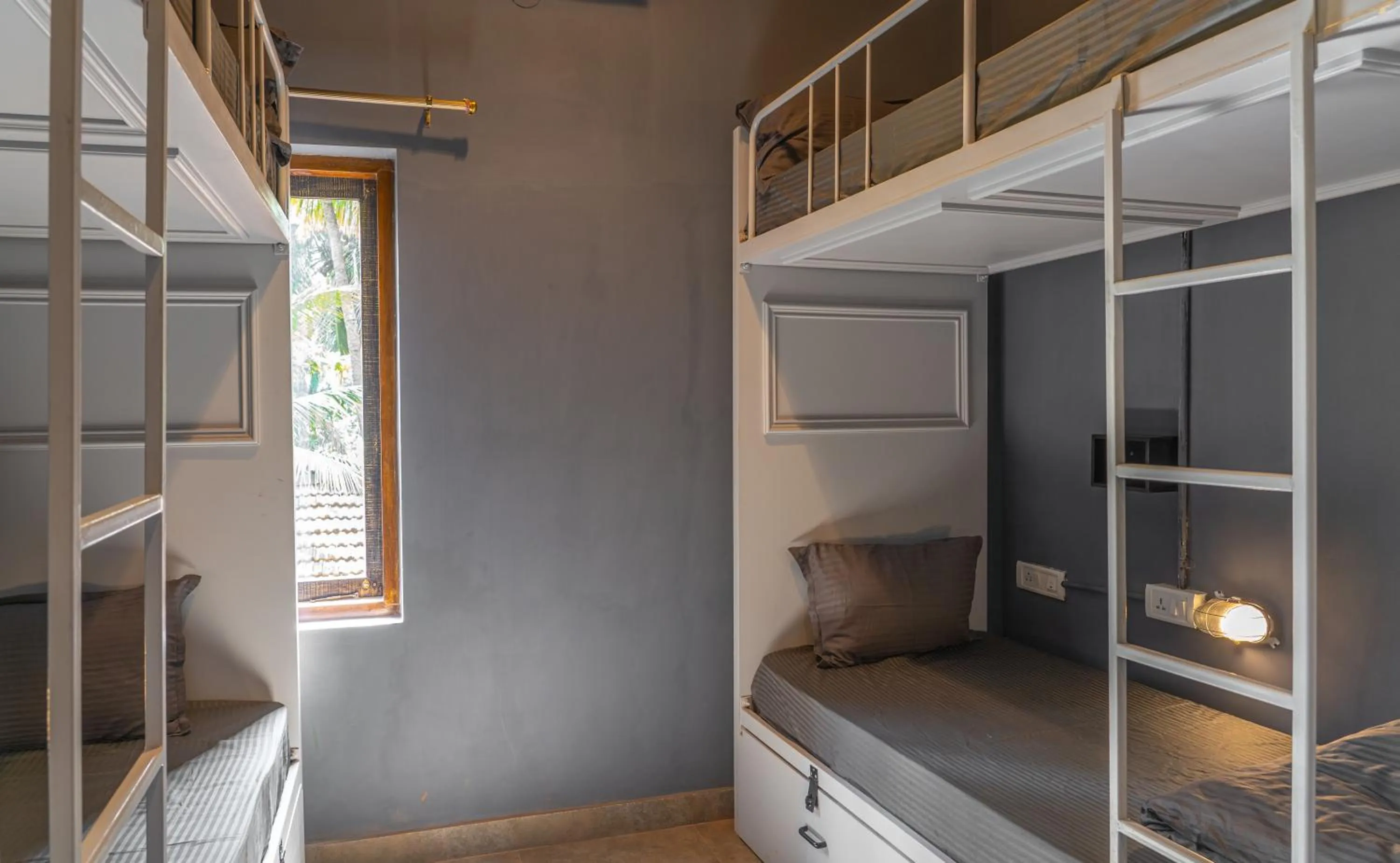 bunk bed in Whoopers Boutique Hotel, Anjuna