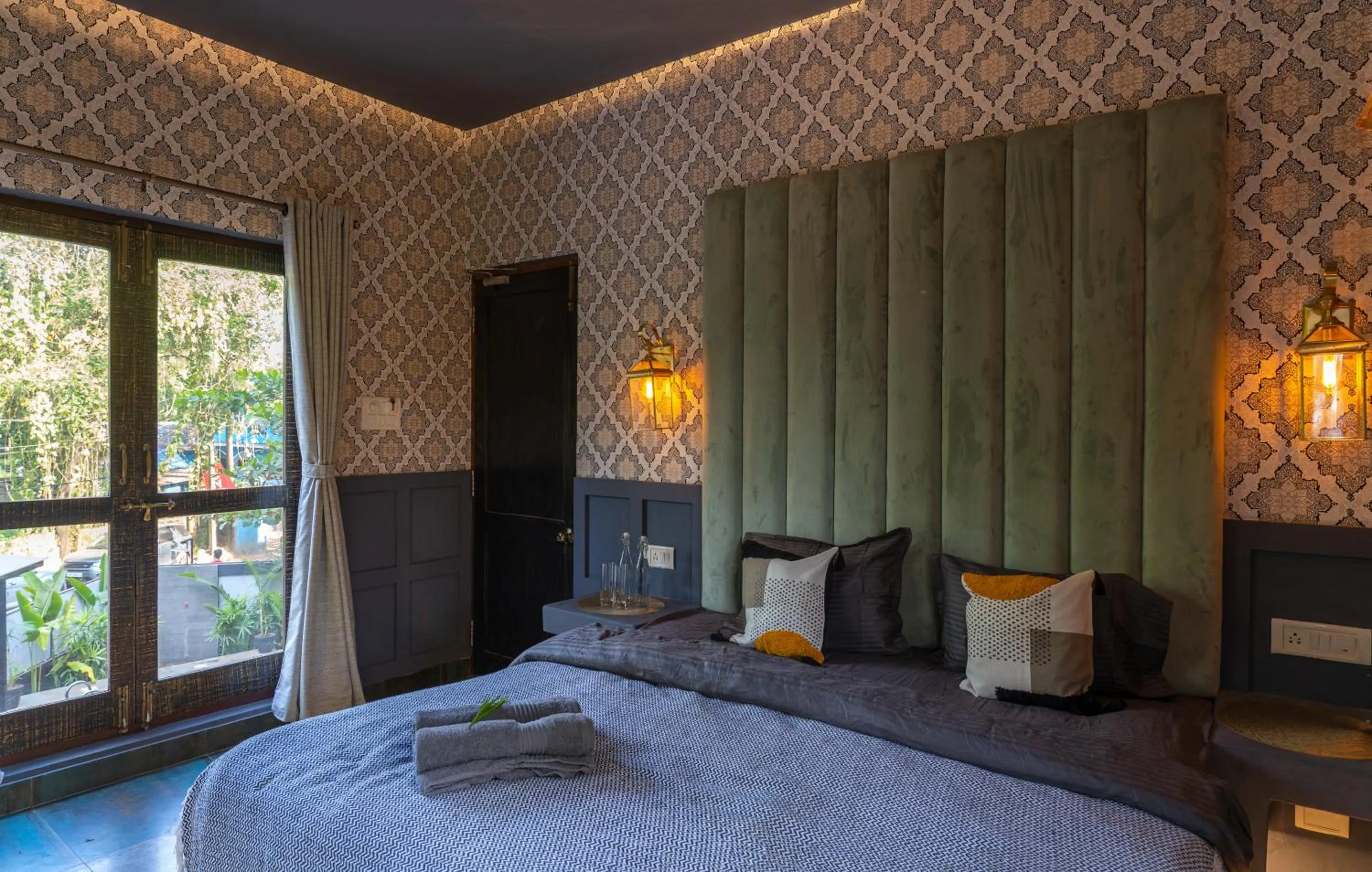 Photo of the whole room, Bed in Whoopers Boutique Hotel, Anjuna