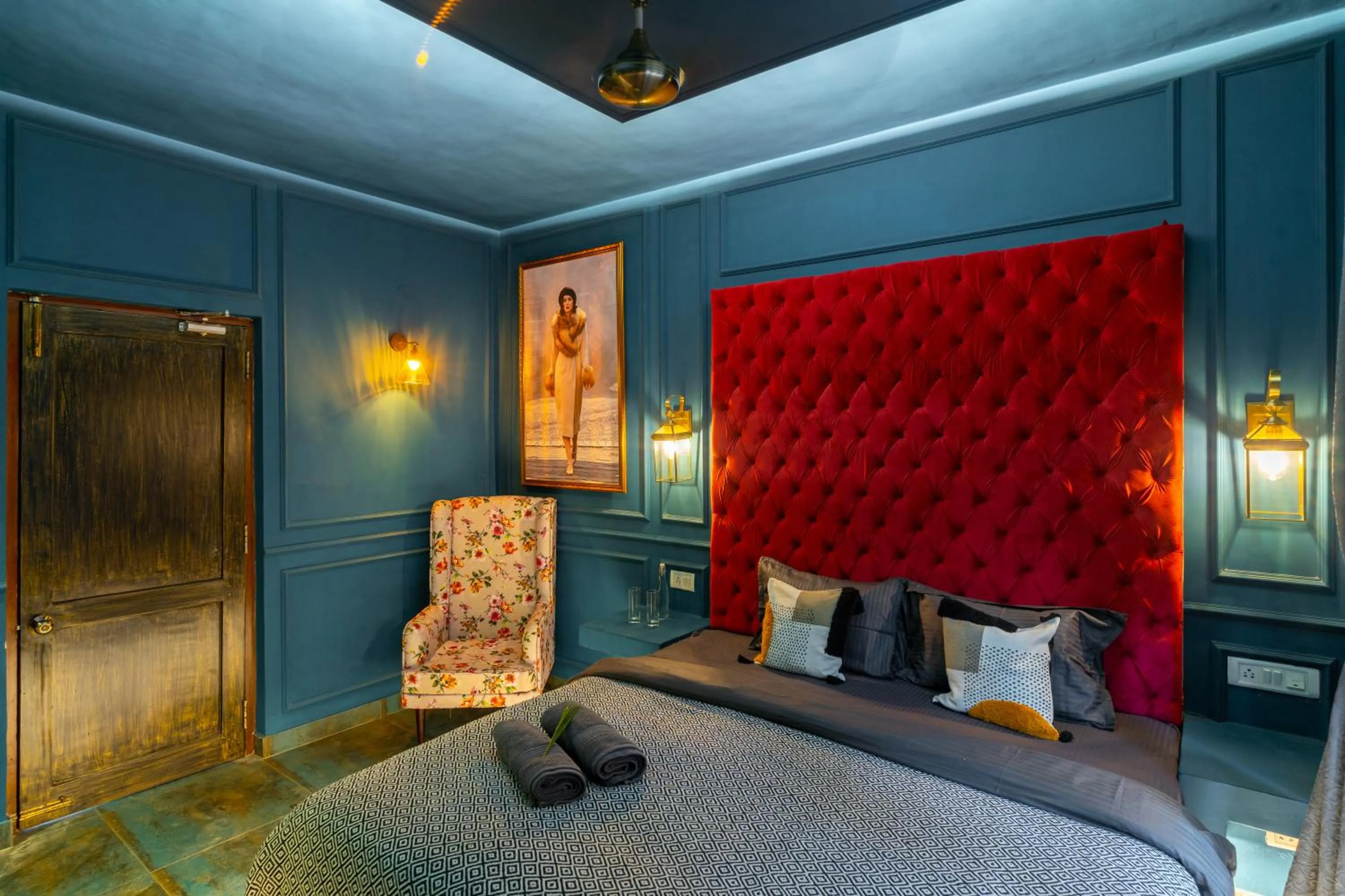 Photo of the whole room, Bed in Whoopers Boutique Hotel, Anjuna